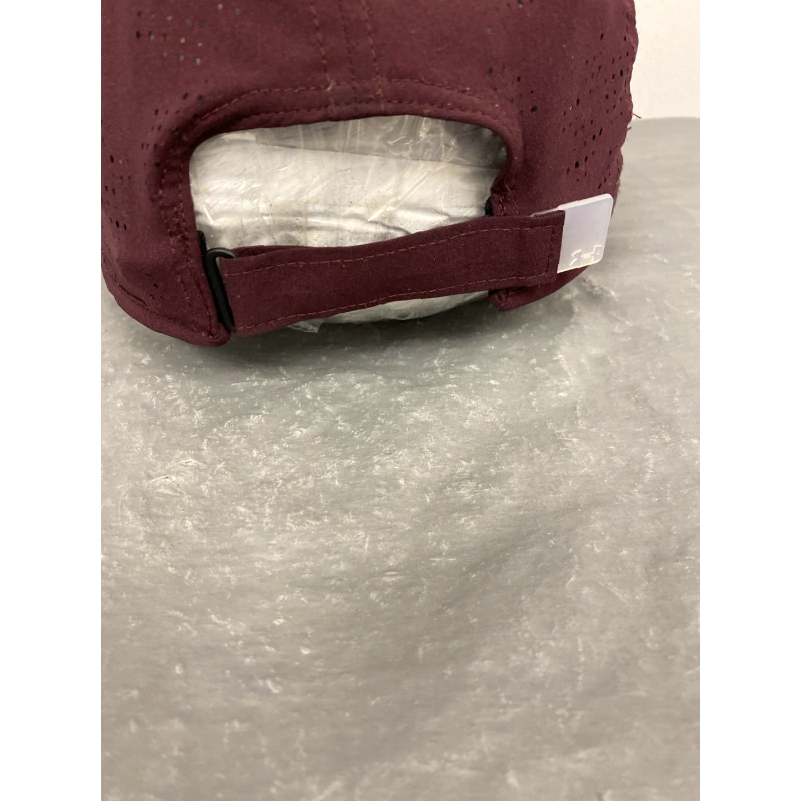 Under Armour Under Armour Hat Cap Women’s 5 Panel Maroon Adjustable Breathable Moisture Wicking Reflective Strap Running/920 Size ONE SIZE - 4 Thumbnail
