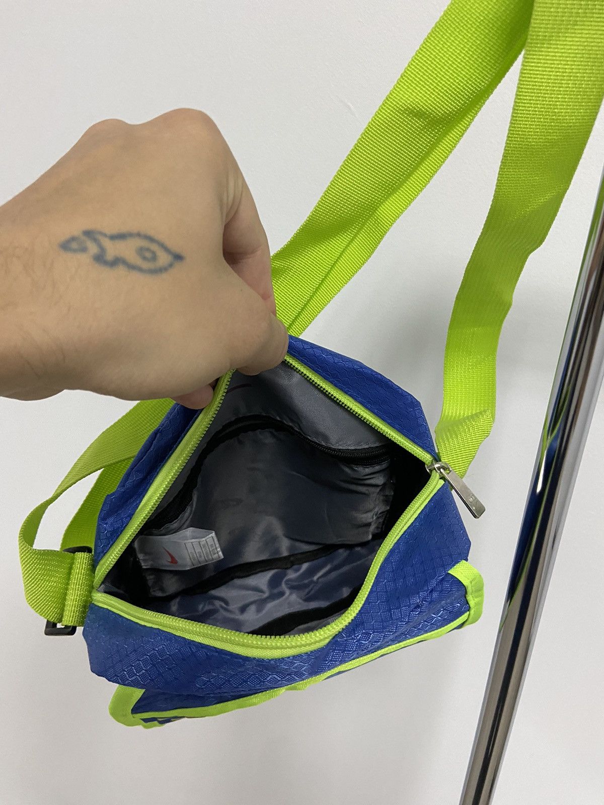 Nike Nike Vintage Shoulder Small Bag Big Logo Y2K Style Messenger Size ONE SIZE - 7 Thumbnail