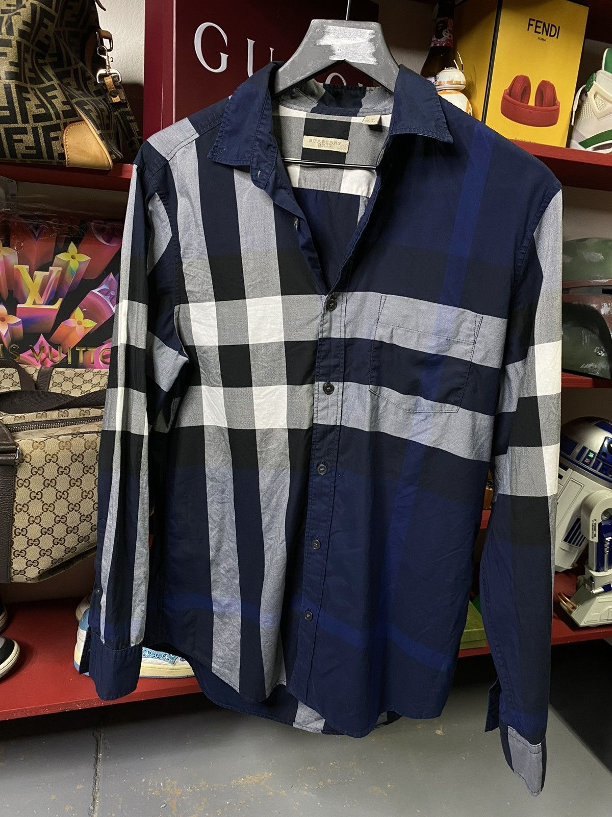 Burberry Check Button Up Men’s T-Shirt Preowned Size Medium