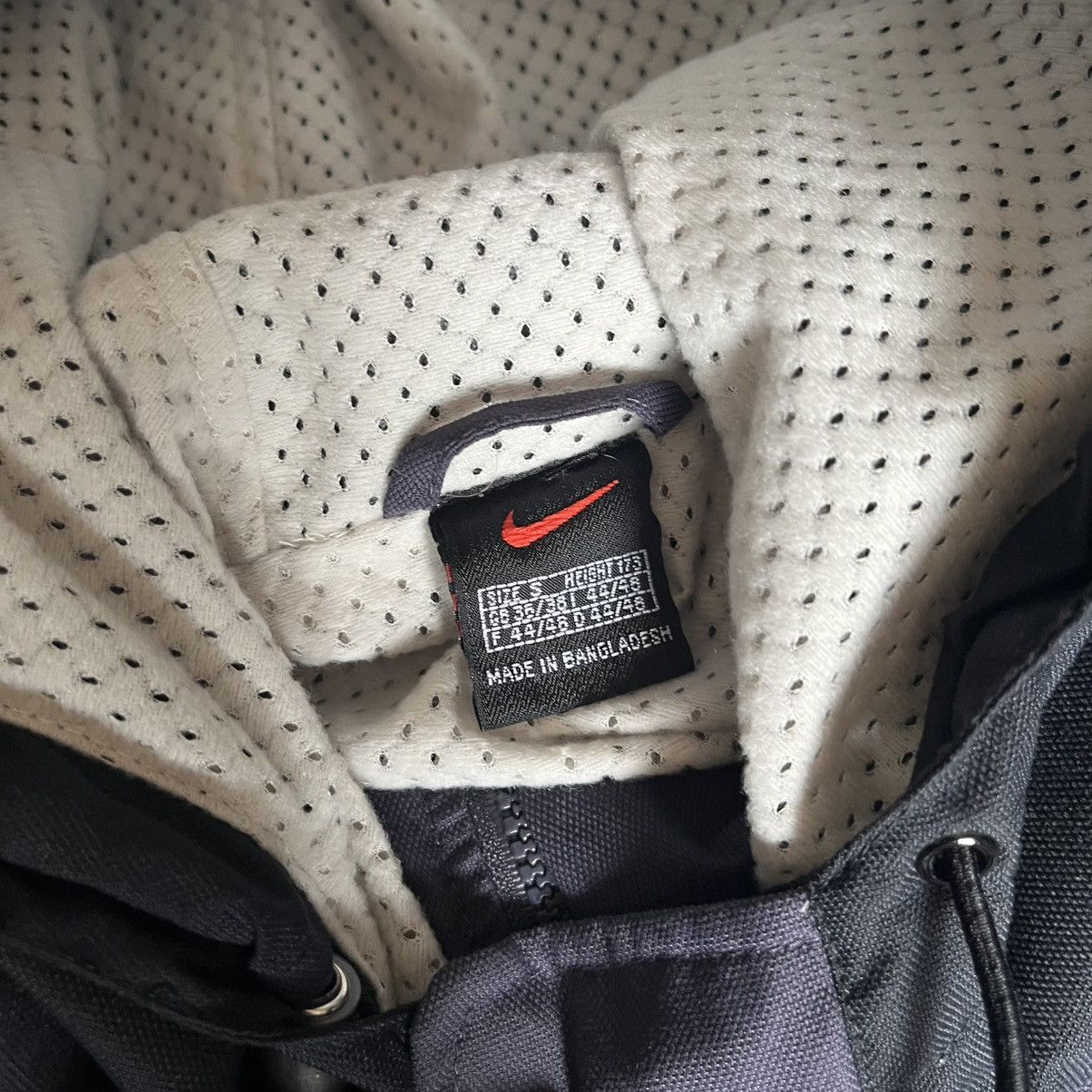 Nike Vintage Y2K Nike Basic Swoosh Logo Hooded Windbreaker Jacket Size US S / EU 44-46 / 1 - 7 Thumbnail