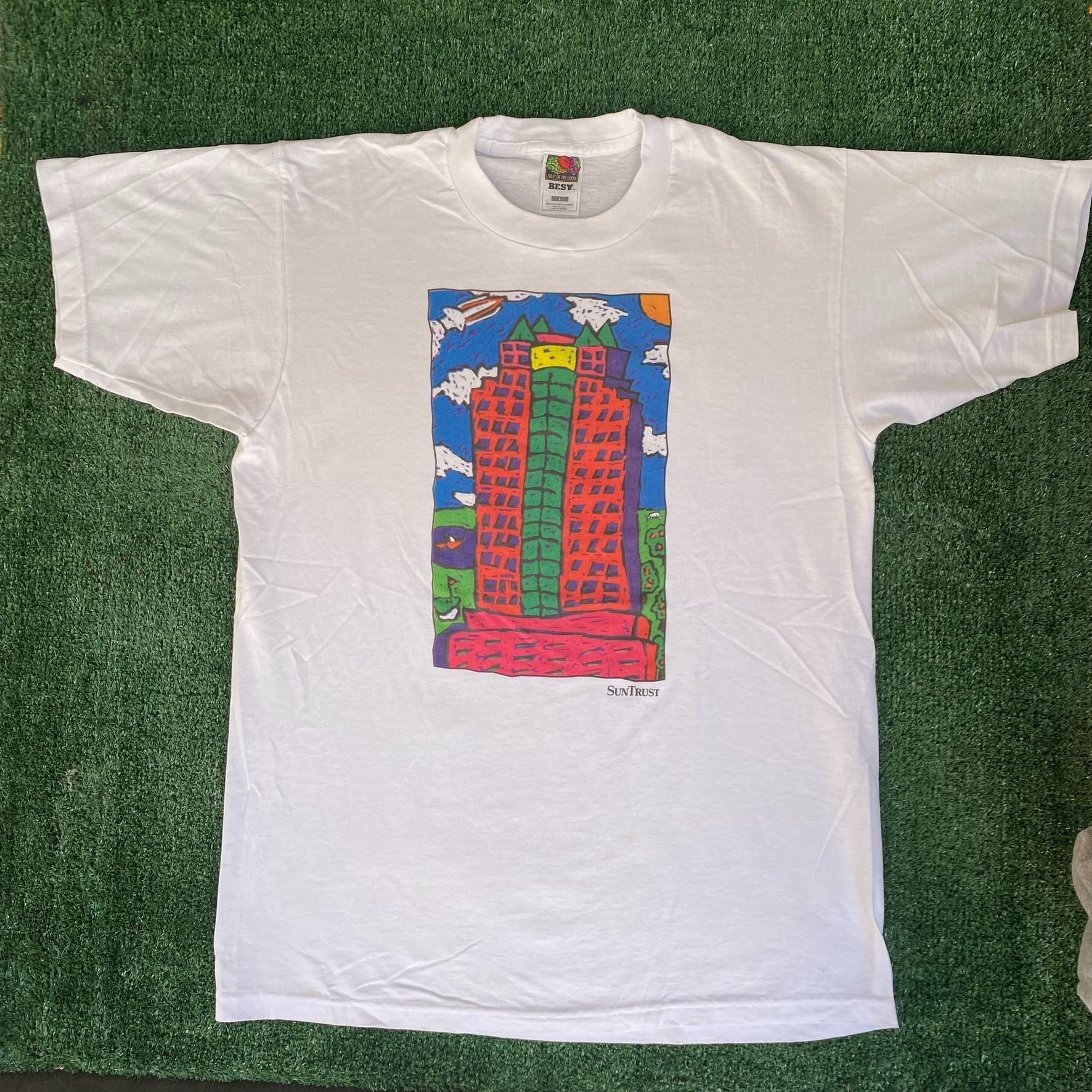 Fruit Of The Loom Vintage 90s SunTrust Bank Shirt Cartoon Building Neon Art Te Size US L / EU 52-54 / 3 - 1 Thumbnail