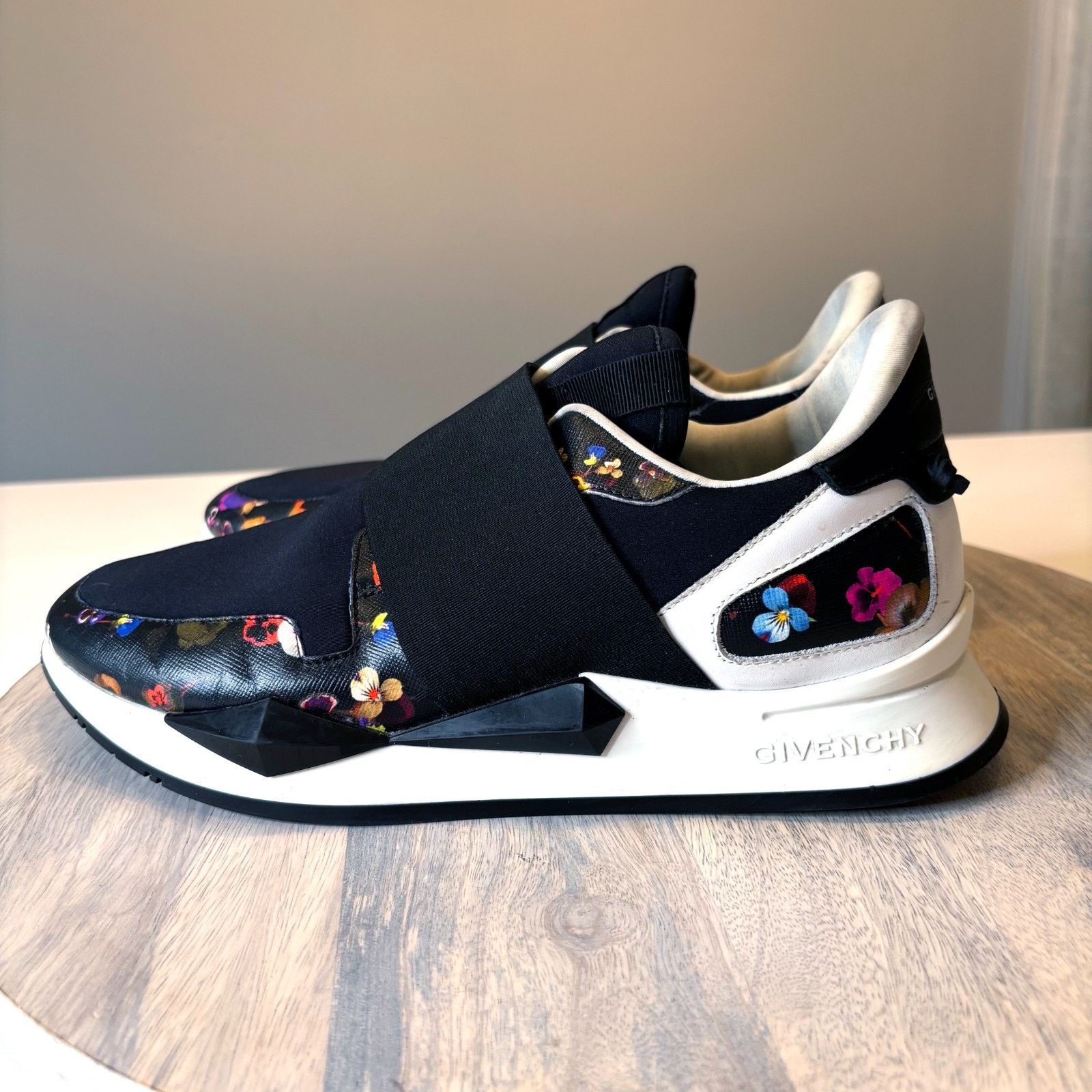 Givenchy Givenchy Slip On Sneakers Black Designer EU Size 38.5 US 8 Size US 8 / IT 38 - 1 Thumbnail