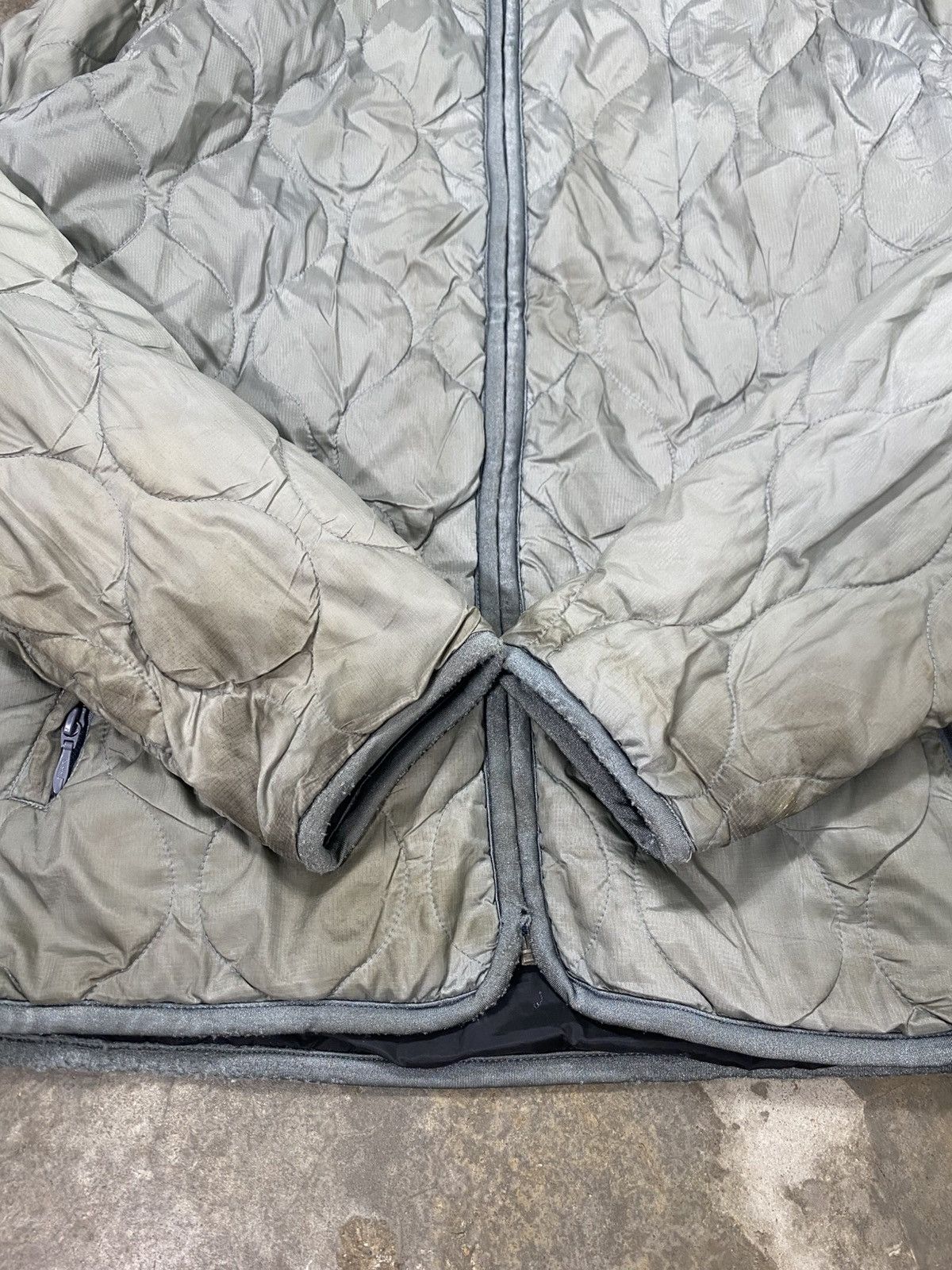 Salomon Rare Salomon Lightweight Quilted Puffer Zipper Hoodie Jacket Size US L / EU 52-54 / 3 - 5 Thumbnail