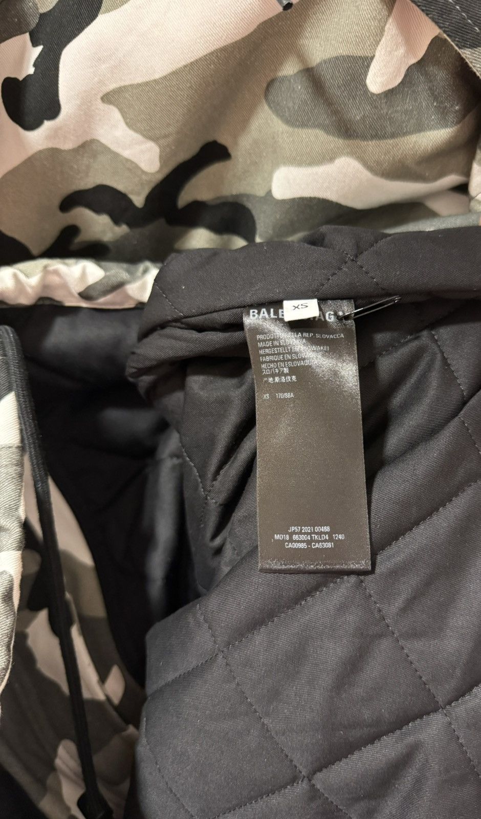Balenciaga Balenciaga Rare Oversized Padded Snowcamo Hooded Jacket Size US L / EU 52-54 / 3 - 7 Thumbnail