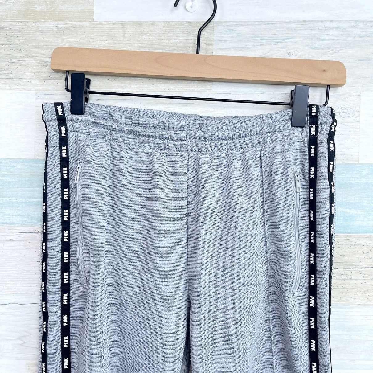 Victoria's Secret PINK Victorias Secret Logo Jogger Sweatpants Gray Athleisure Size 26" / US 2 / IT 38 - 2 Thumbnail