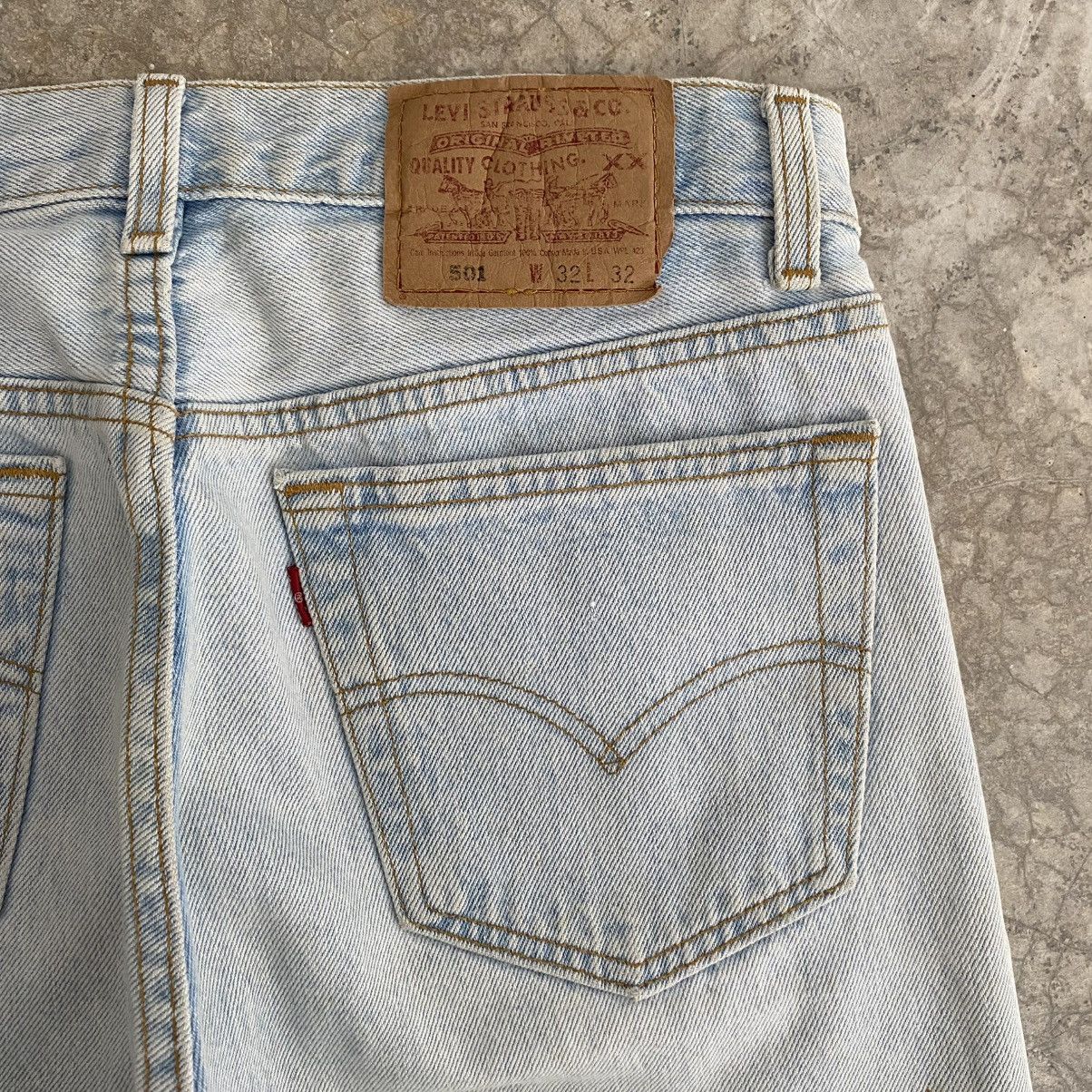 Levi's Size 31x32 Vintage 1995 Levis 501 Light Blue Denim Jeans Size US 31 - 15 Thumbnail