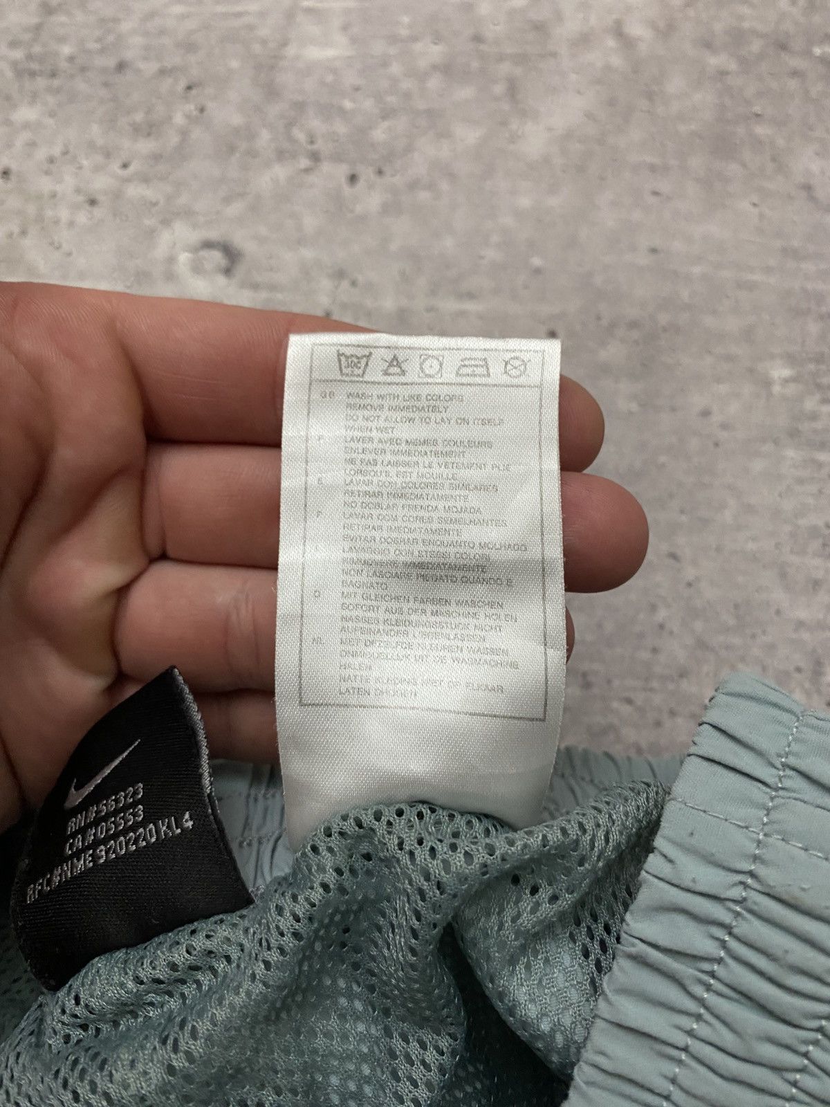 Nike × Vintage NIKE VINTAGE NYLON SWEATPANTS Size US 31 - 7 Thumbnail
