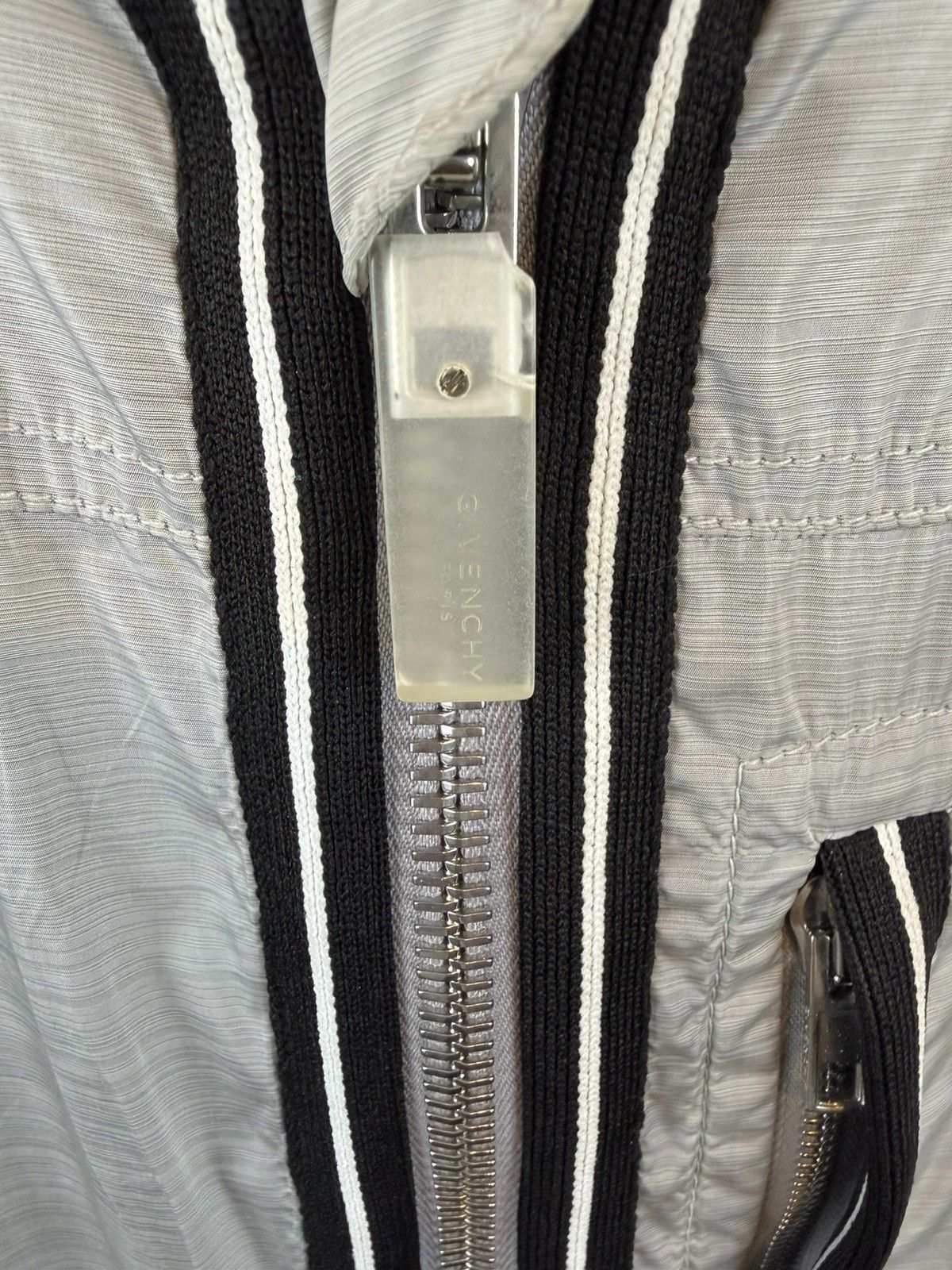 Givenchy Givenchy Lightweight Hooded Jacket - Grey Nylon - Authentic Size US L / EU 52-54 / 3 - 7 Thumbnail