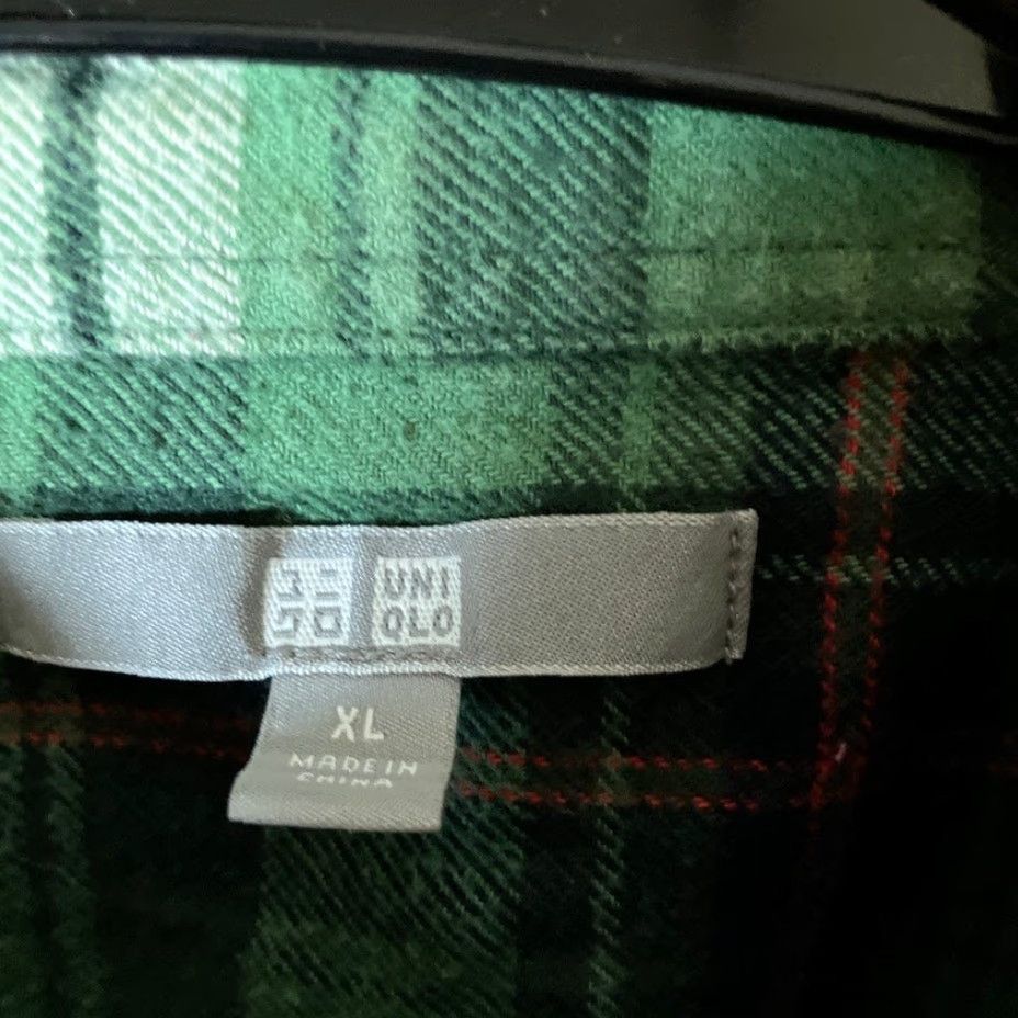 Uniqlo Uniqlo Mens Shirt Green White Plaid Flannel Button-Down 100% Cotton XL (XL) (K) Size US XL / EU 56 / 4 - 6 Thumbnail