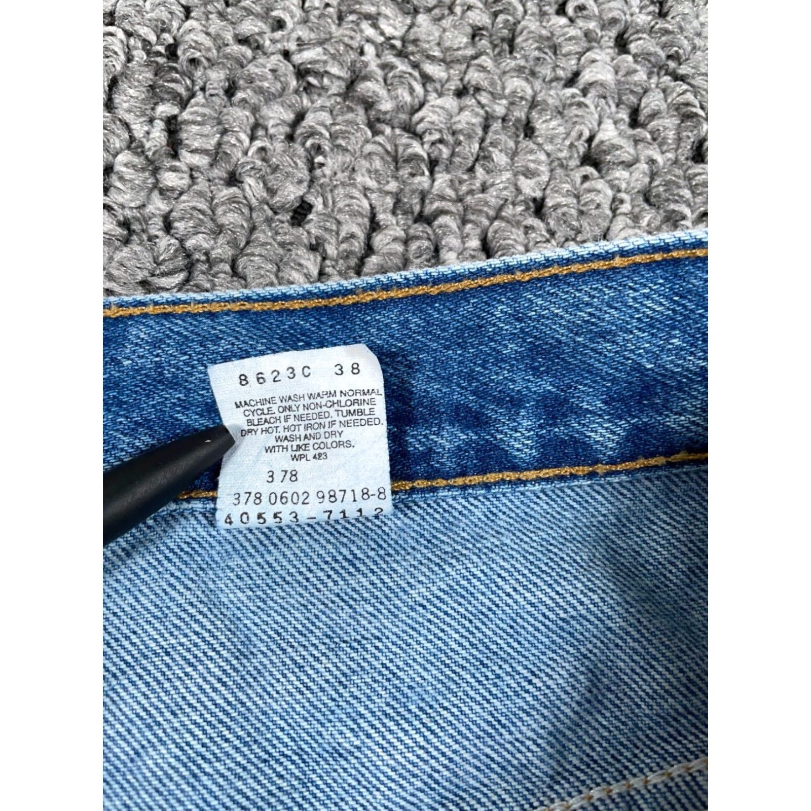 Levi's VINTAGE Levi's 550 Jeans Mens 550 Relaxed Fit 36 x 31.5 Blue Denim Tapered 90s Grunge Retro Hipster Classic X Size US 38 / EU 54 - 4 Thumbnail
