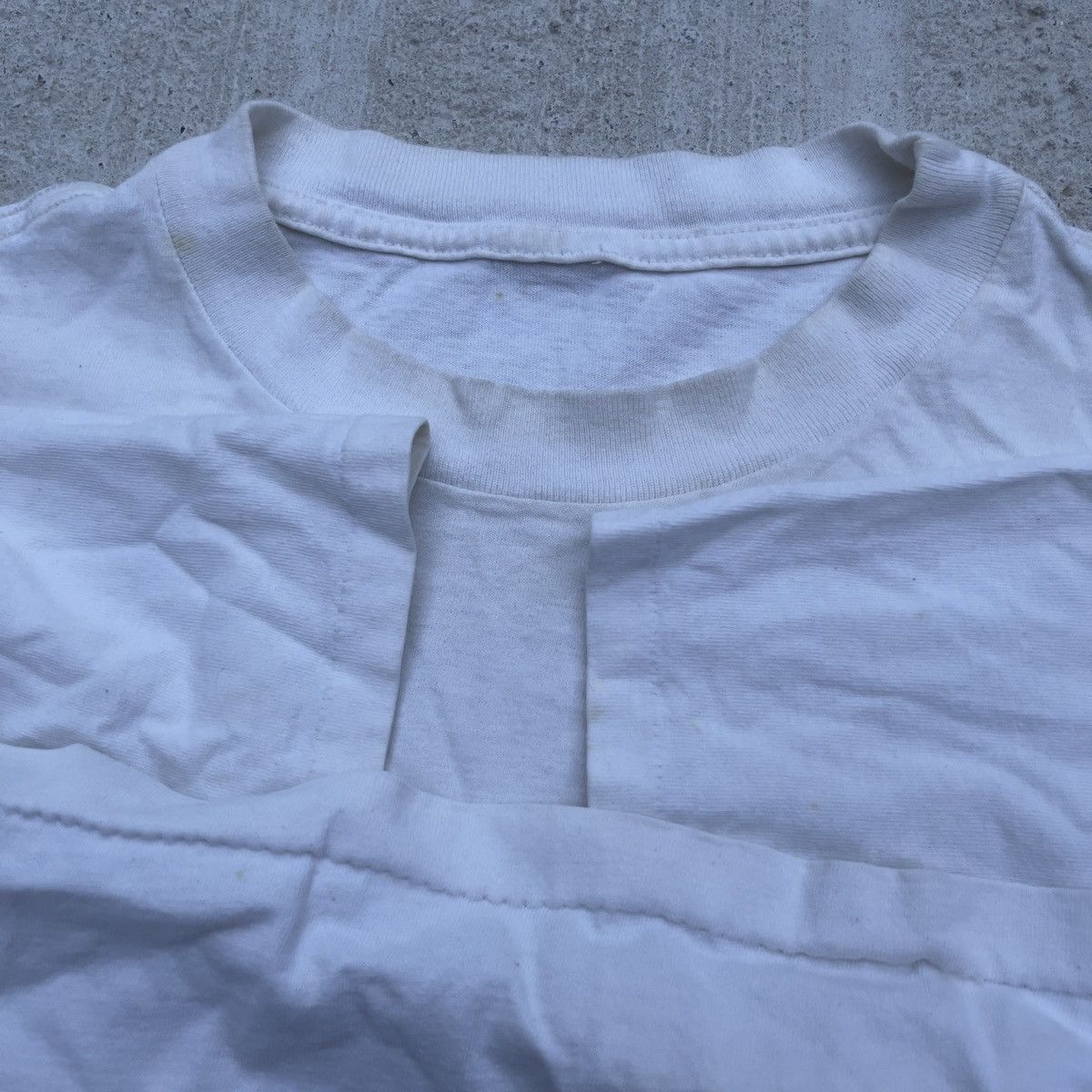 Vintage Vintage 90s Thrashed UNC TARHEELS THE GAME Single Stitch T Size US XL / EU 56 / 4 - 6 Thumbnail