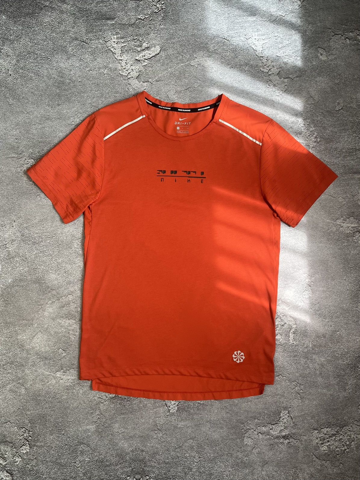 Nike Nike Running Velocity Research Shirt Size US S / EU 44-46 / 1 - 1 Thumbnail