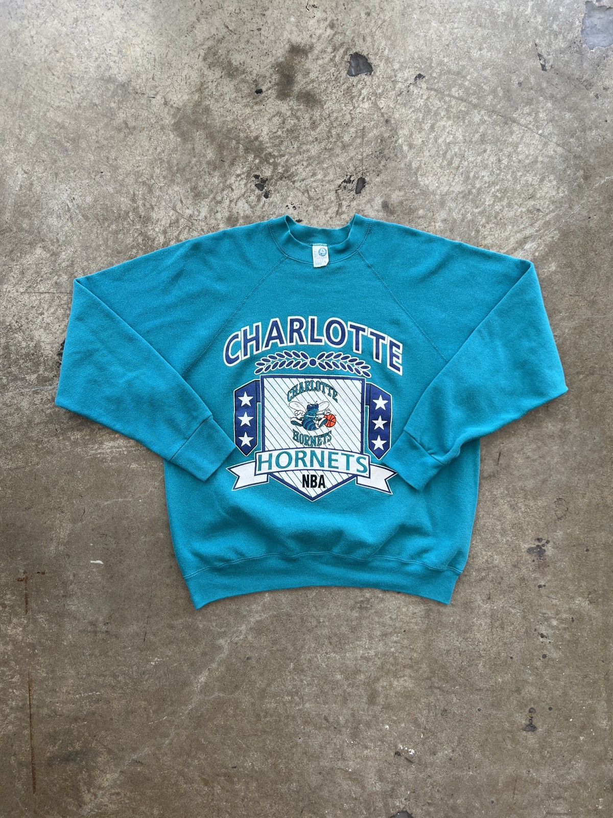 NBA Vintage 90s NBA Charlotte Hornets Logo Crewneck Large Size US L / EU 52-54 / 3 - 2 Thumbnail