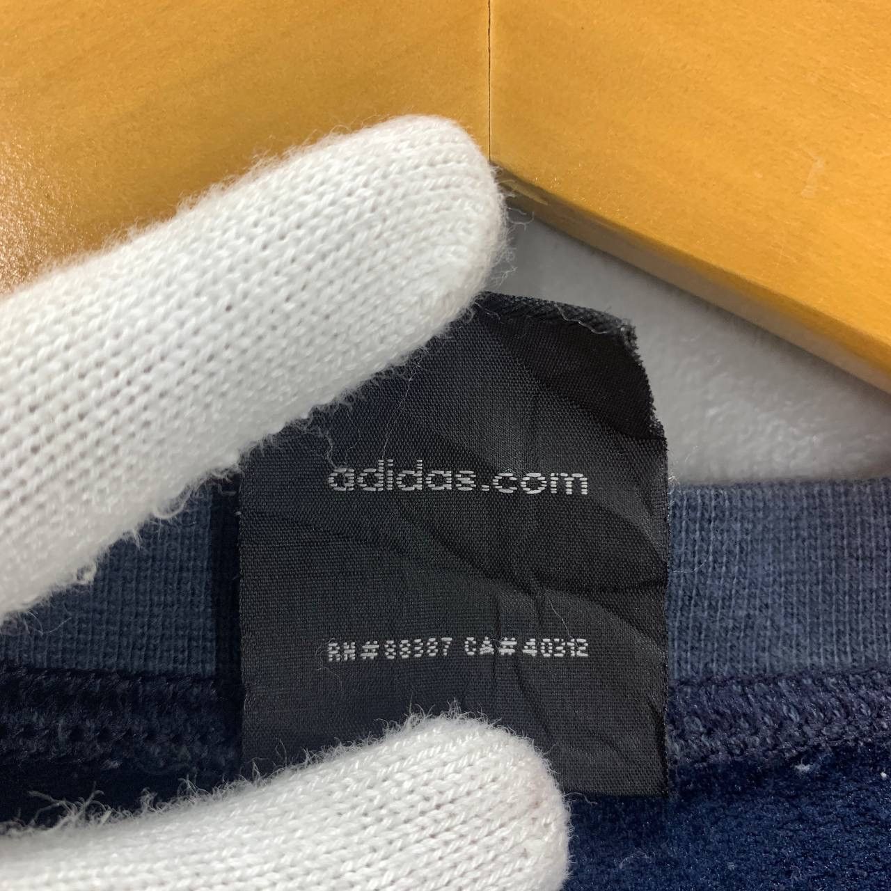 Adidas Y2K Vintage ADIDAS THREE STRIPE Sweatshirt #2469/AM Size US S / EU 44-46 / 1 - 9 Thumbnail