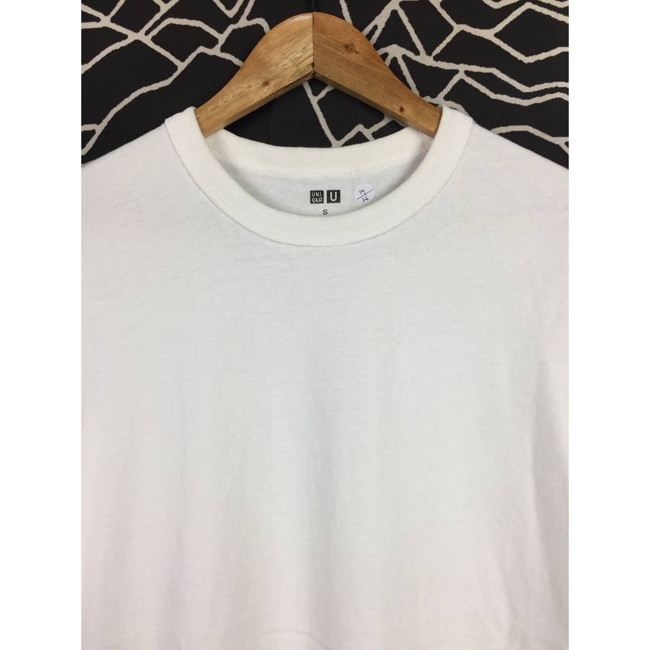 Japanese Brand × Uniqlo Uniqlo U Plain Casual Essentials Crew Neck Tee Size US S / EU 44-46 / 1 - 3 Thumbnail