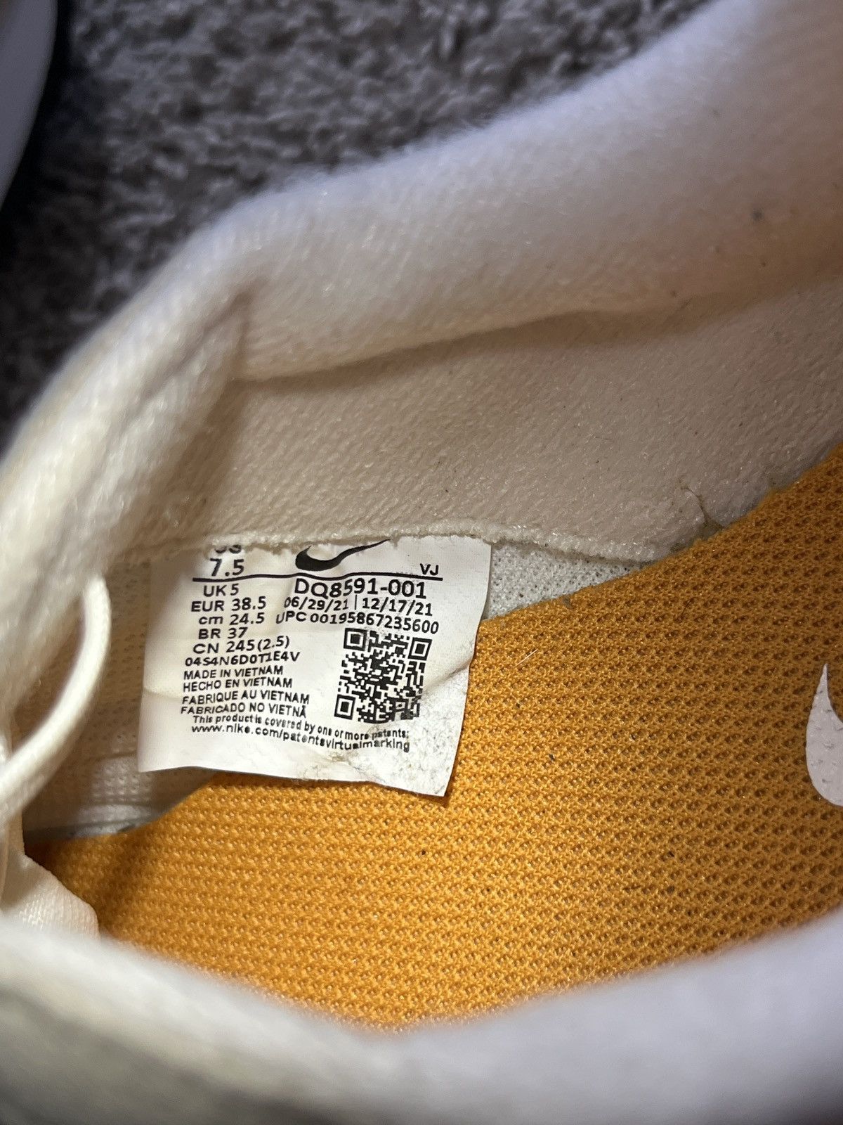Nike Nike Airmax Dawn ‘Phantom light curry’ Size US 7.5 / IT 37.5 - 6 Thumbnail