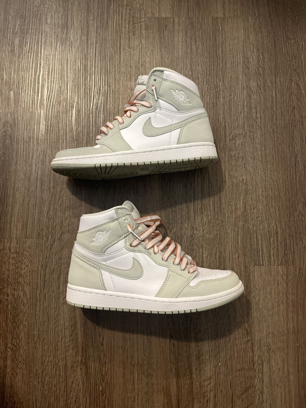 Nike Air Jordan 1 Retro High OG seafoam Size US 8 / IT 38 - 1 Thumbnail