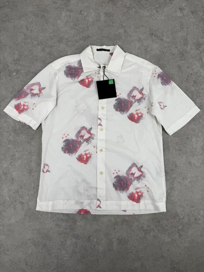 Marithe + Francois Girbaud Marithé + François Girbaud White Strawberry Pattern Short-Sleeve Shirt Size US M / EU 48-50 / 2 - 1 Thumbnail