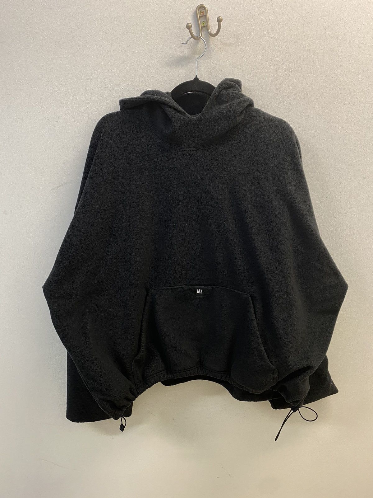 Balenciaga × Gap × Yeezy 🖤 Yeezy x GAP Hoodie – Black (Size S) Size US S / EU 44-46 / 1 - 1 Thumbnail