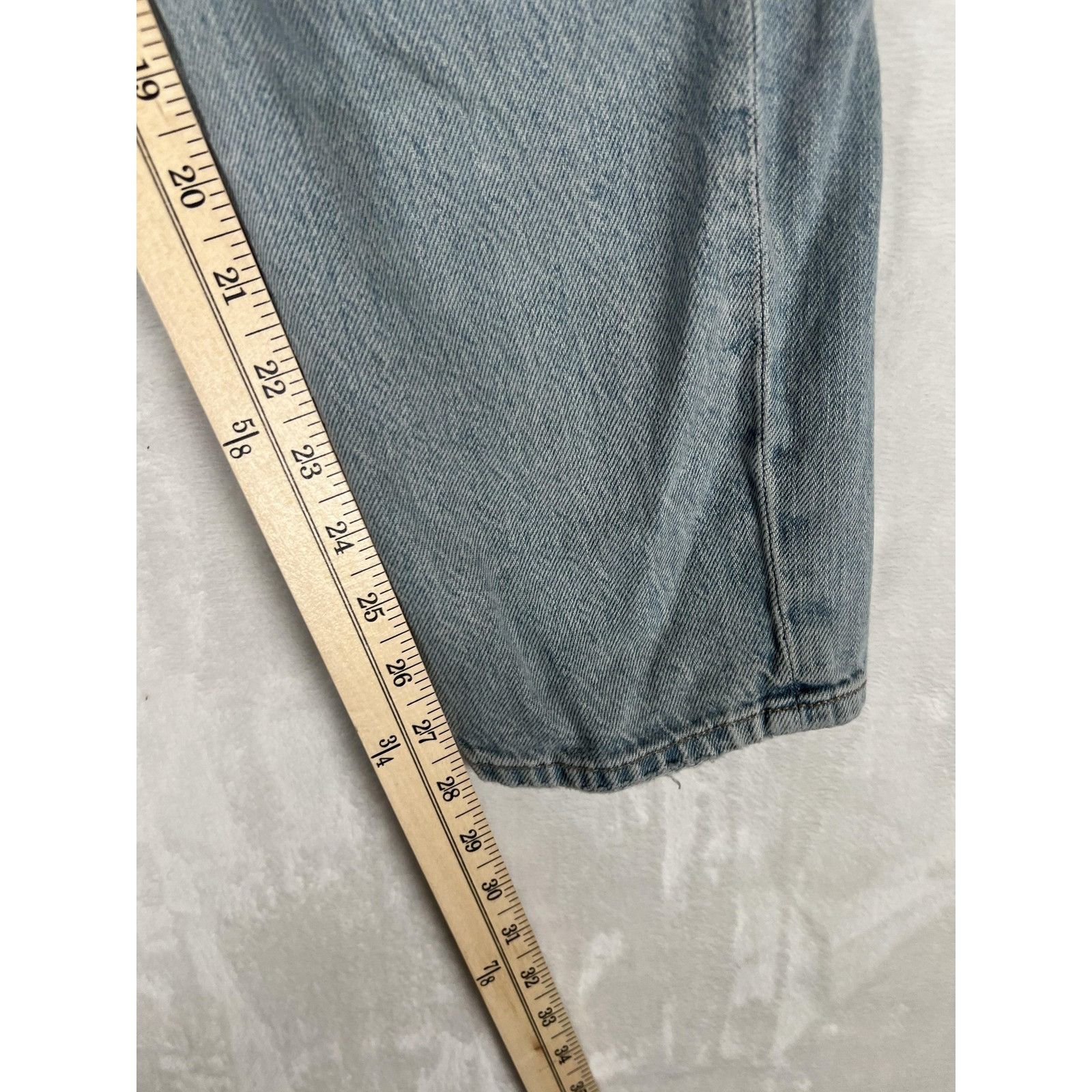 American Eagle Outfitters American Eagle Jeans Womens 8 Light Wash Mom Jean Strigid Bl Size 28" / US 6 / IT 42 - 6 Thumbnail