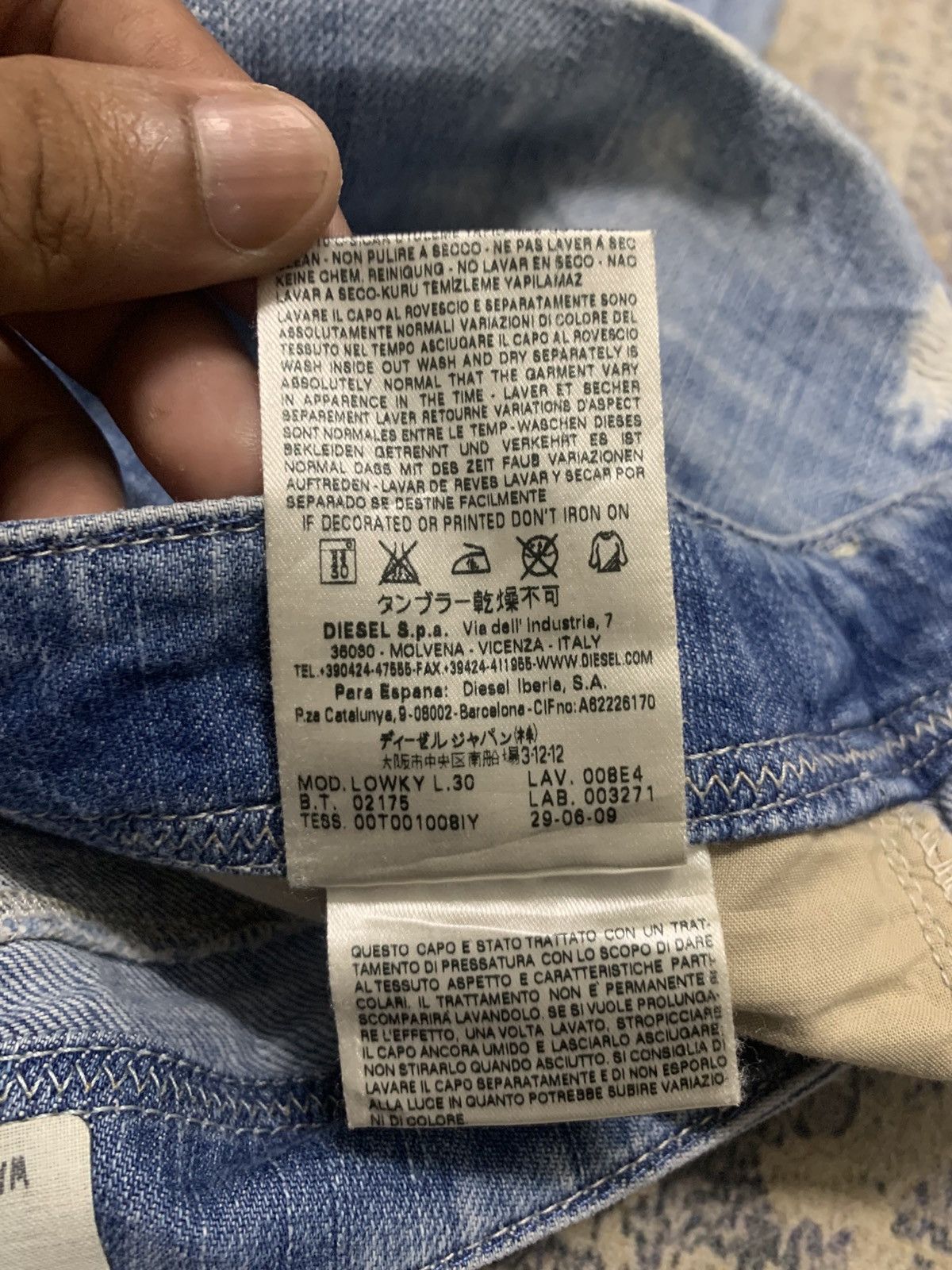 Diesel Vintage Flared Diesel Distressed Jeans Size US 30 / EU 46 - 14 Thumbnail