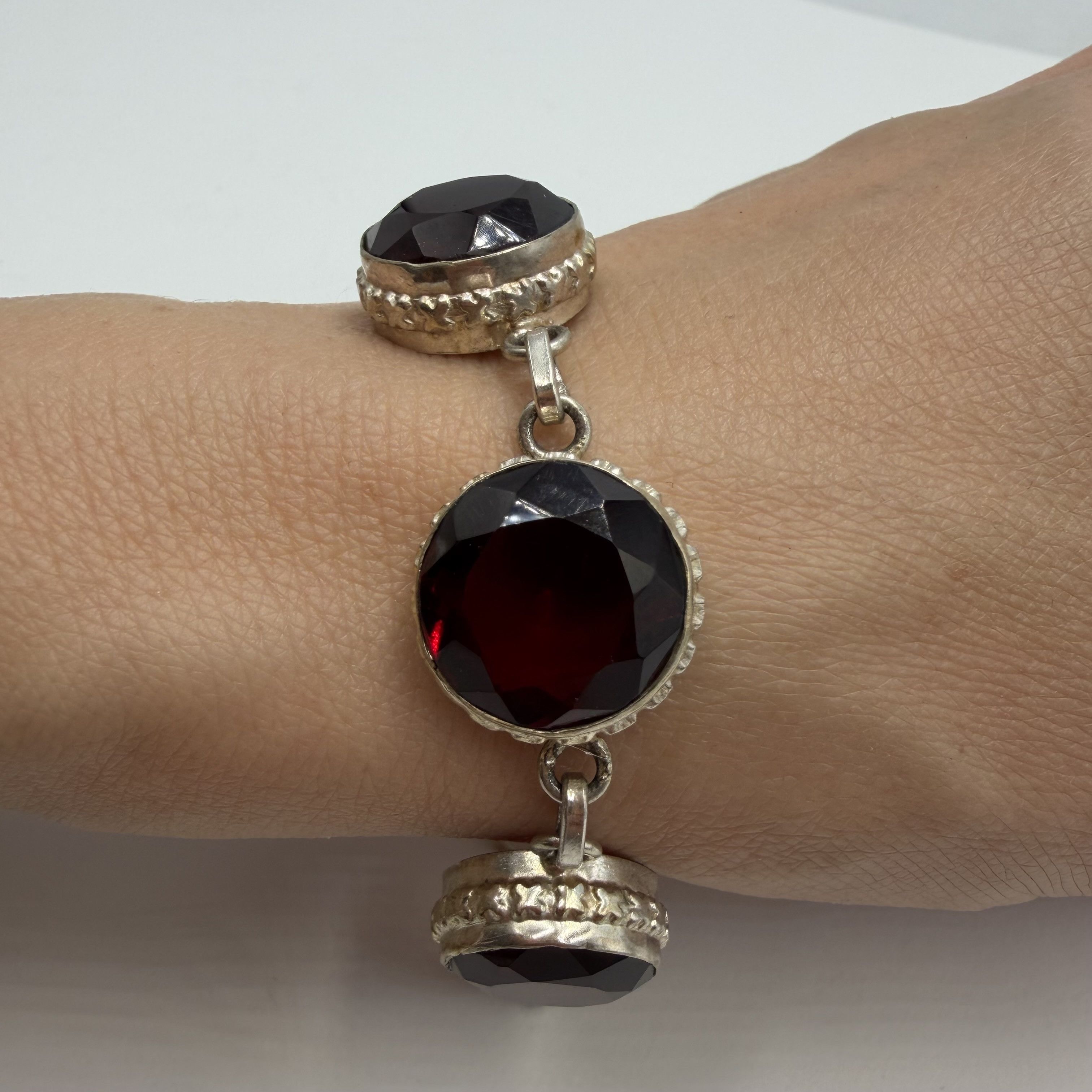 Vintage Vintage Sterling Silver 925 Red Stone Bracelet Women’s Size ONE SIZE - 1 Thumbnail