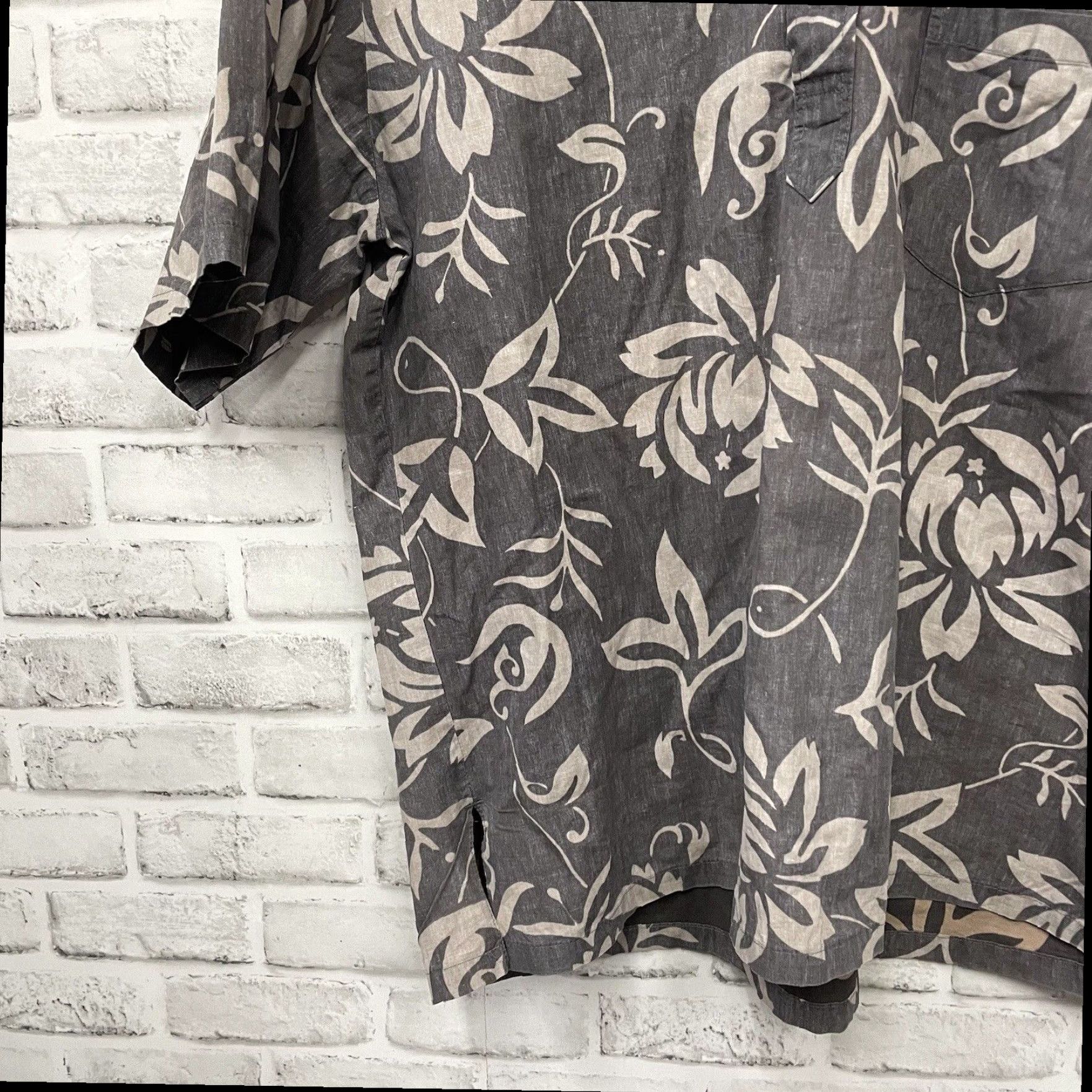 Vintage VINTAGE Joe Kealuhas Gray Floral Print Short Sleeve Hawaiian Button Down Shirt Mens XL USA Size US XL / EU 56 / 4 - 3 Thumbnail