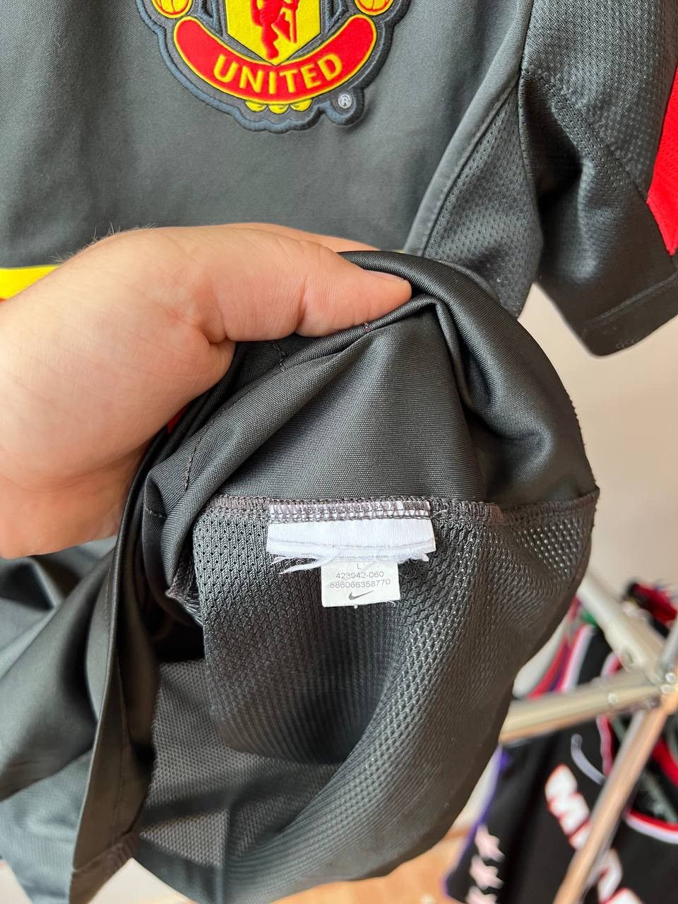 Nike 2012/13 NIKE MANCHESTER UNITED TRAINING SOCCER JERSEY SHIRT Size US L / EU 52-54 / 3 - 7 Thumbnail