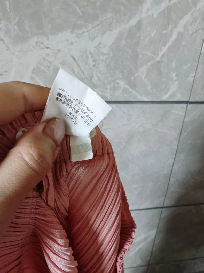 Issey Miyake Issey Miyake size:1 Pink pleated skirt Size 31" - 4 Thumbnail