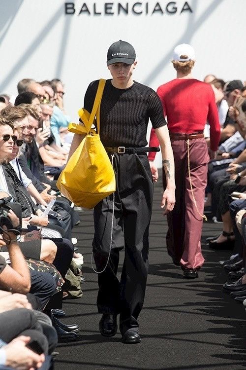 Balenciaga BALENCIAGA 2017SS Demna Gvasalia IKEA ARENA Tote Bag Yellow Size ONE SIZE - 2 Thumbnail