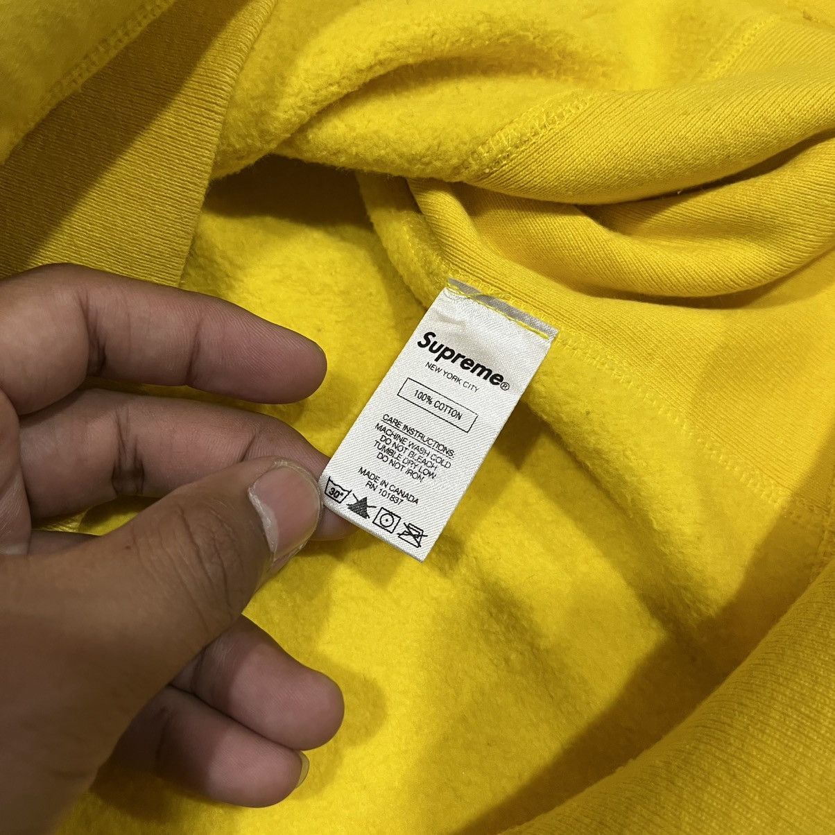 Supreme FW2017 Supreme Bursh Logo Pullover Hooded Yellow Size US M / EU 48-50 / 2 - 9 Thumbnail