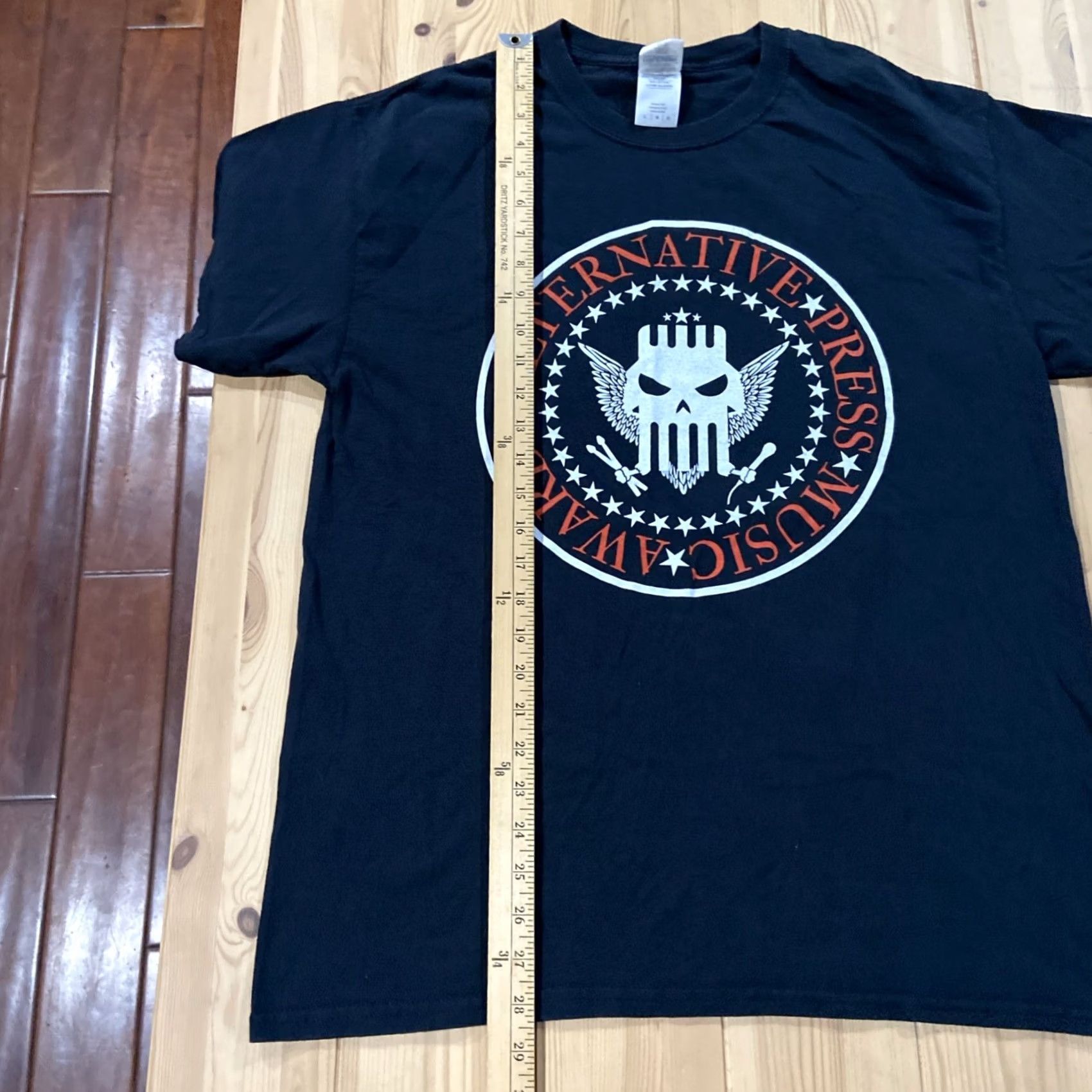 Gildan APMAs 2016 Band T-Shirt Good Charlotte L Black Unisex Adults Short Sleeve Crew Neck Double-Sided Music Shirt Size US L / EU 52-54 / 3 - 5 Thumbnail