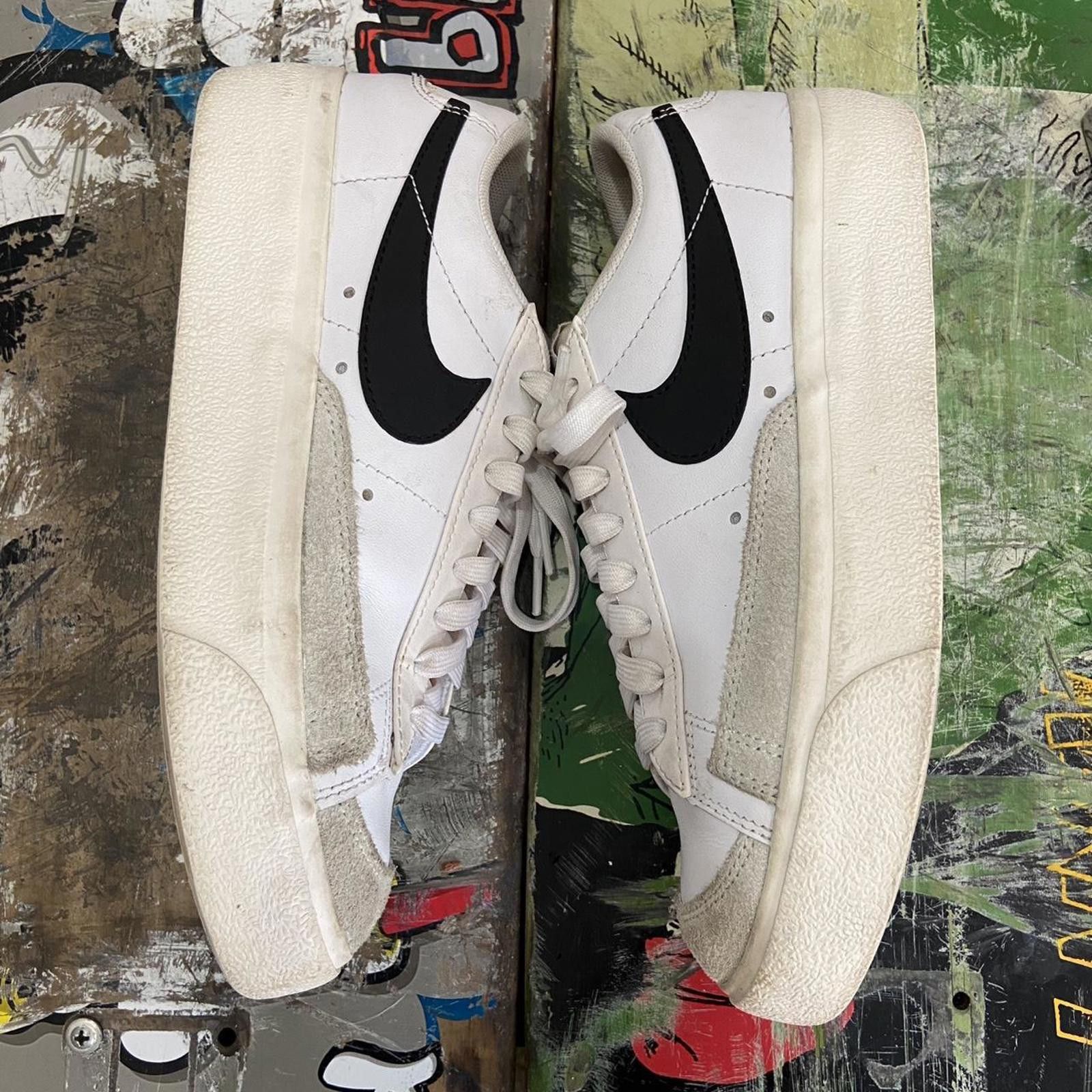 Nike Womens Nike Blazer Platform low white/black sneakers size 7 Size US 7 / IT 37 - 3 Thumbnail