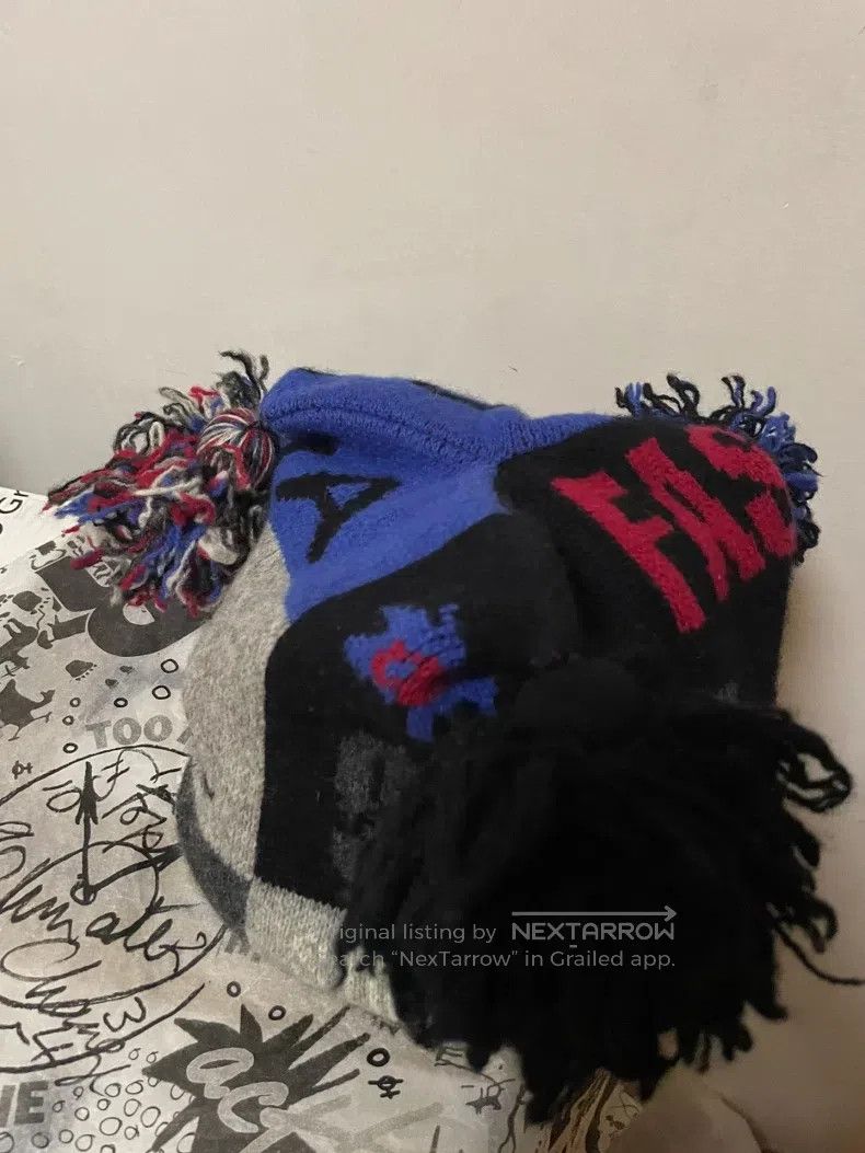 Vivienne Westwood Vivienne Westwood Saturn logo symbol asymmetric multangula Size ONE SIZE - 2 Thumbnail