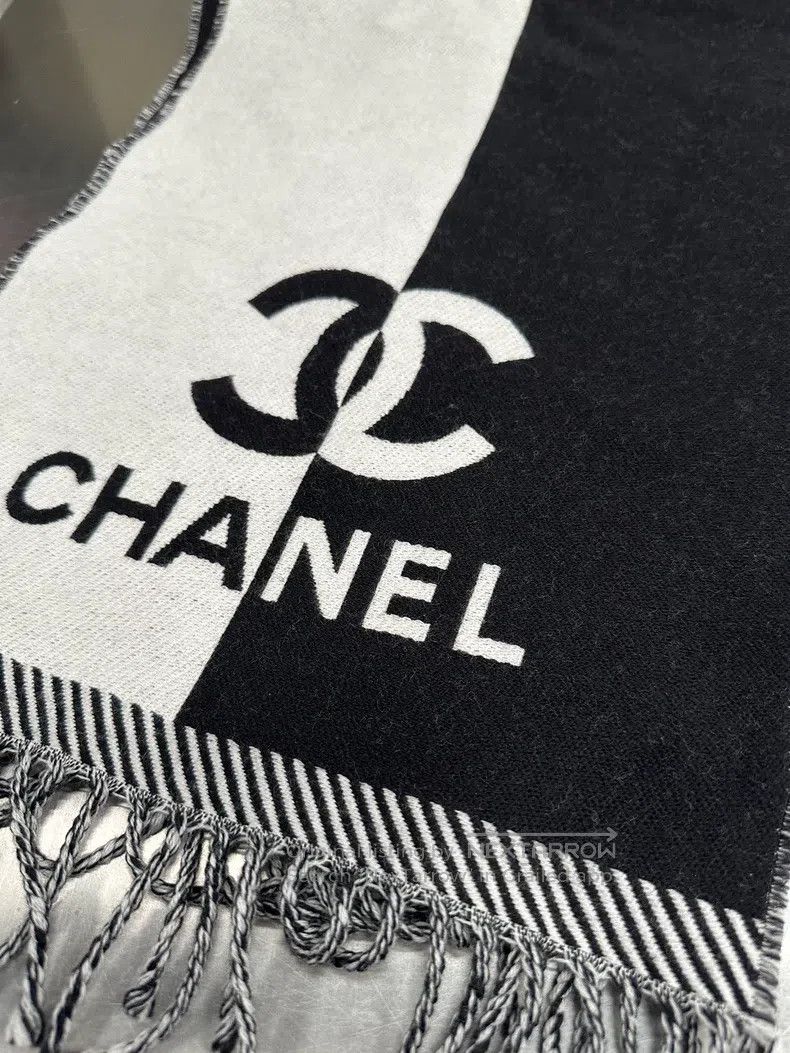 Chanel Chanel Panda Black and White Scarf Size ONE SIZE - 4 Thumbnail