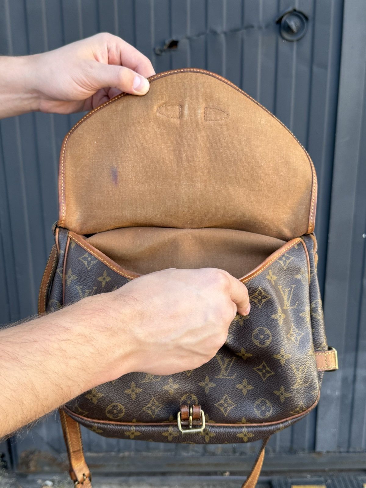Louis Vuitton 1991 Louis Vuitton Saumur 30 Monogram Canvas W/FREE CARD hol Size ONE SIZE - 16 Thumbnail