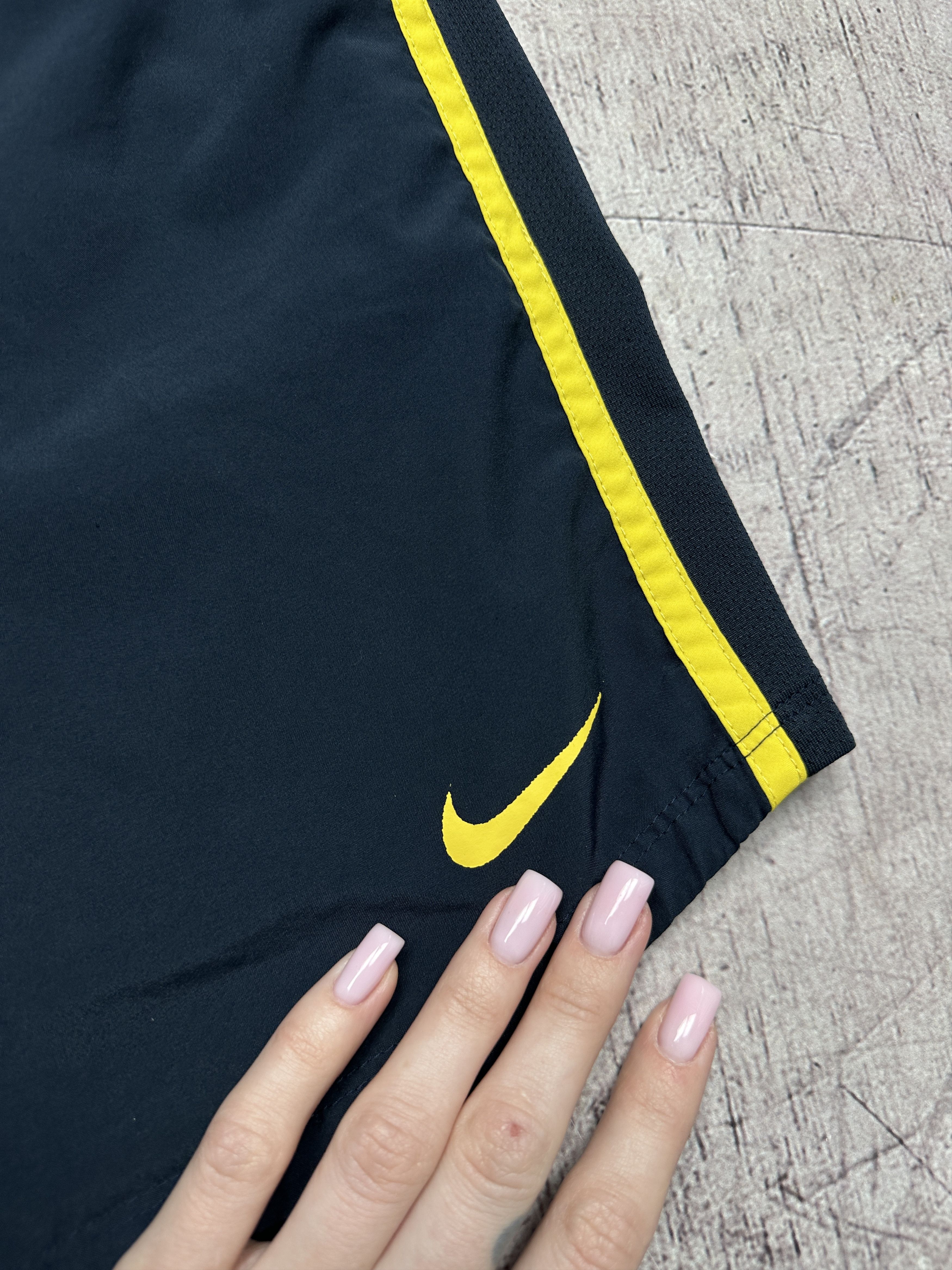 Nike Nike Dri Fit Vintage Mens Shorts Size US 30 / EU 46 - 3 Thumbnail