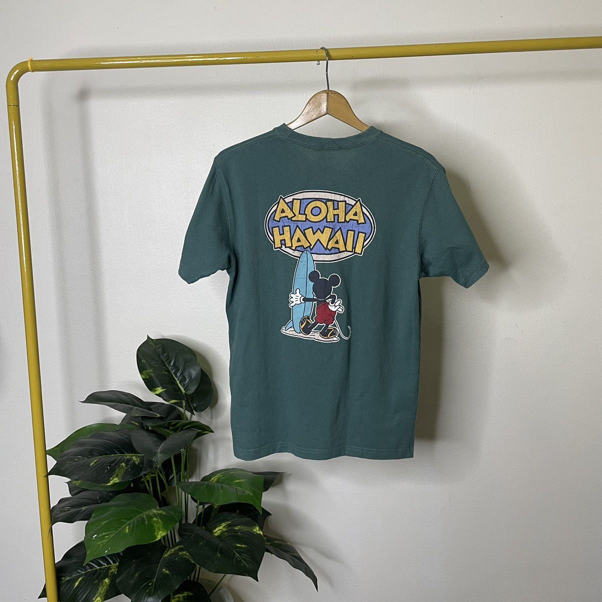 Disney × Vintage Vintage Y2K Local Motion Surf x Disney Mickey Mouse T Shirt Size US M / EU 48-50 / 2 - 1 Thumbnail