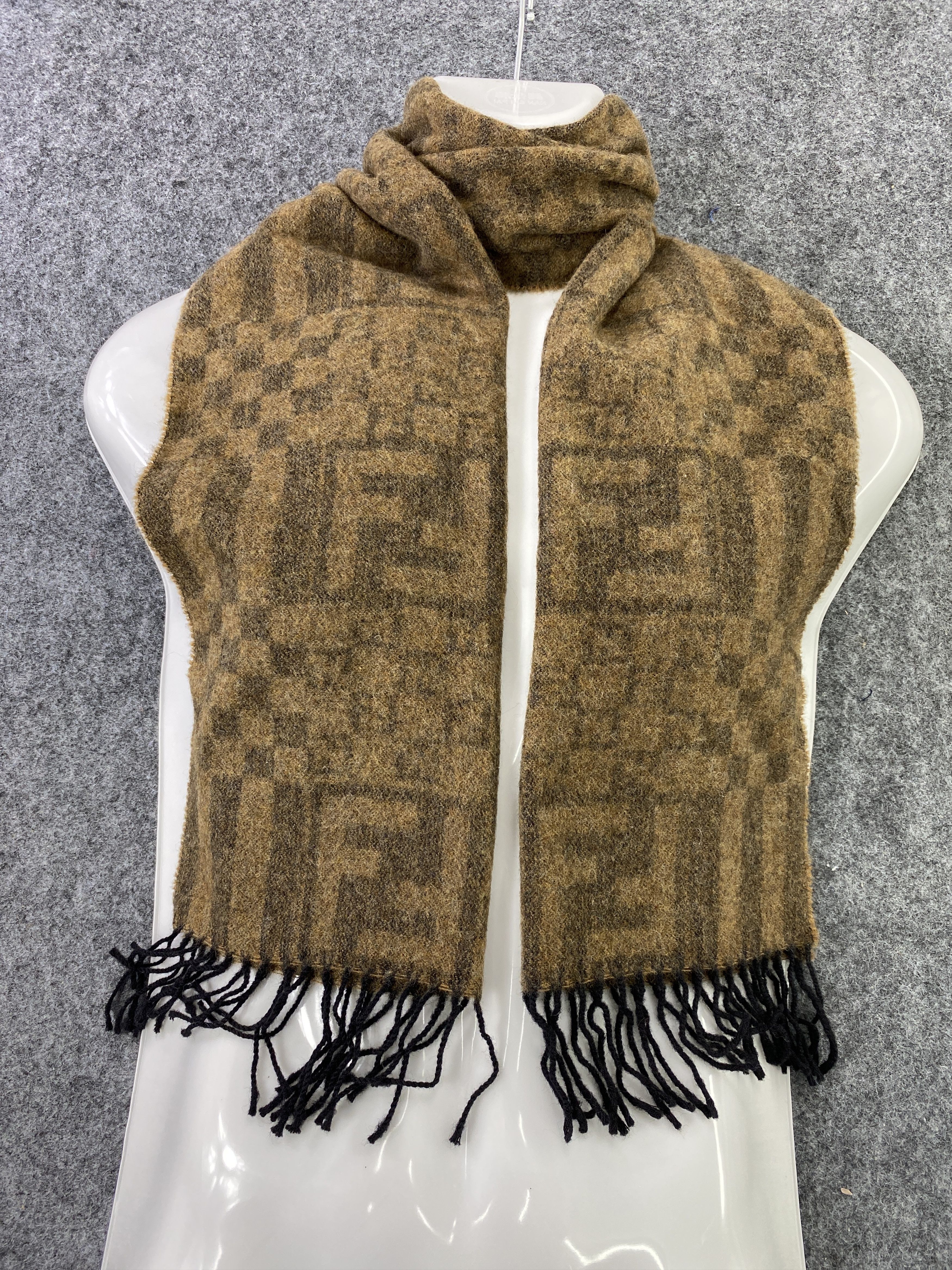 Fendi Vintage Fendi Scarf/Muffler/Neckwear-T417 Size ONE SIZE - 3 Thumbnail