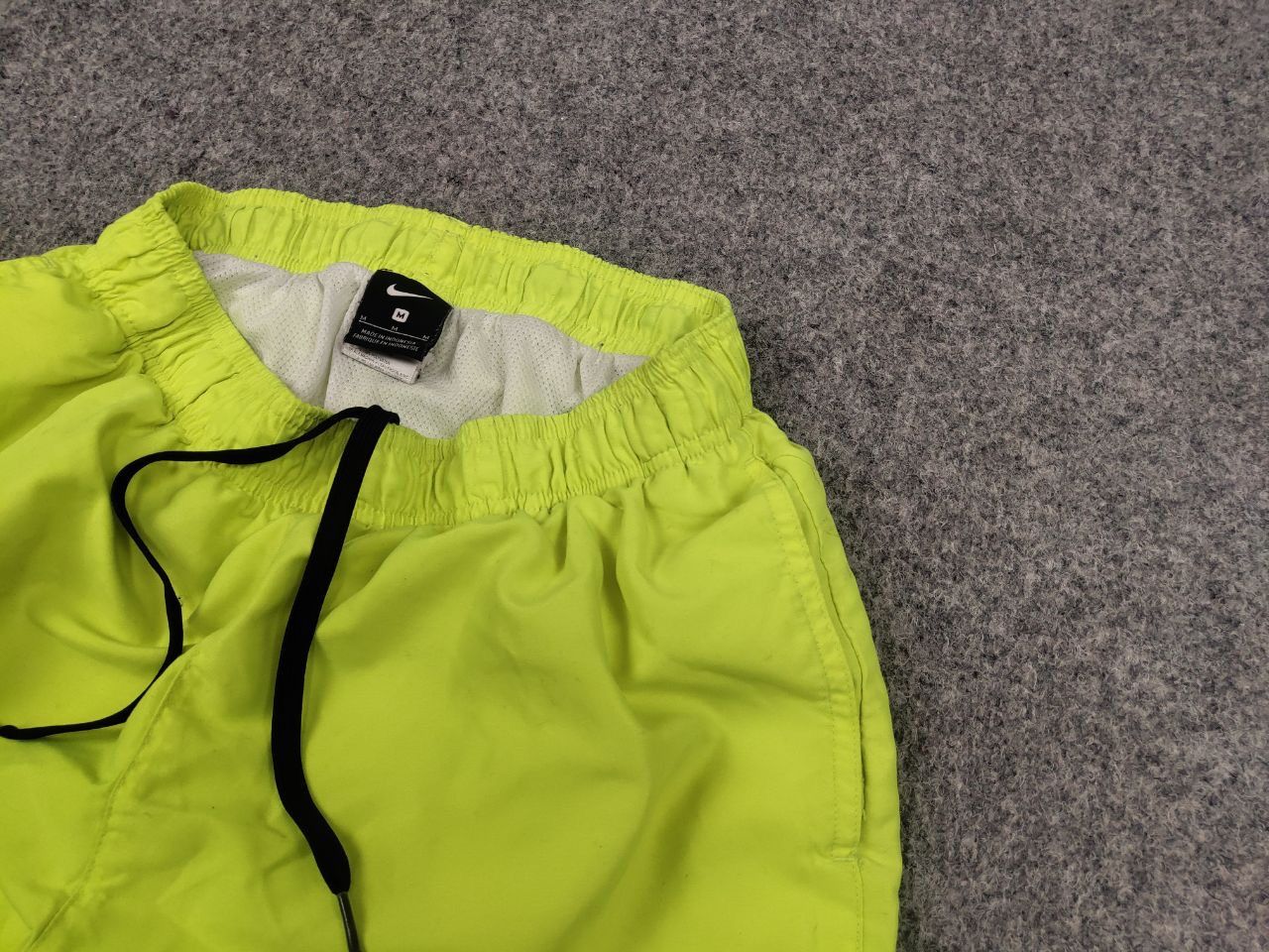 Nike Vintage Nike Swoosh Bright green Casual shorts Y2K Style Size US 32 / EU 48 - 5 Thumbnail
