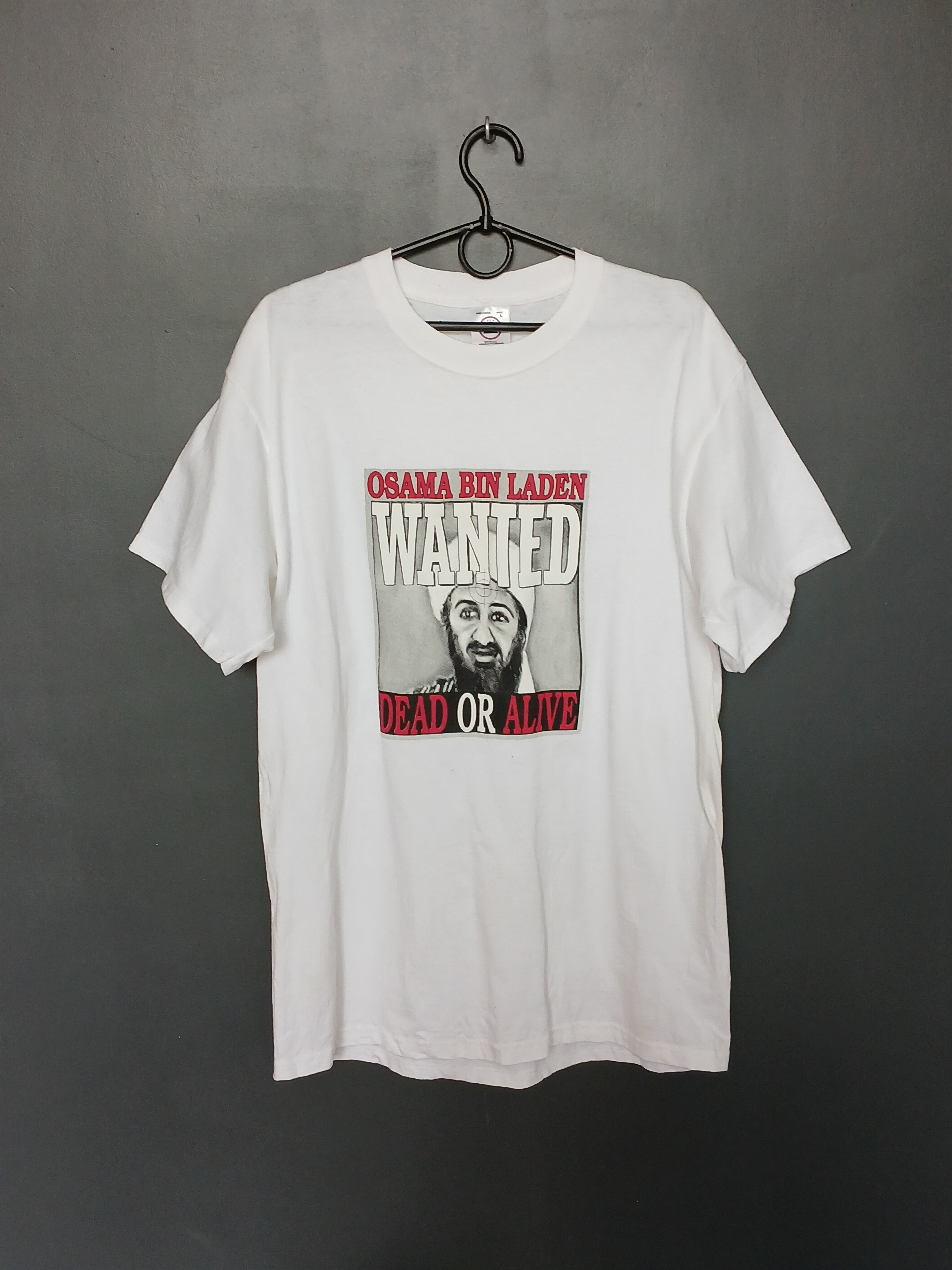 Vintage Vintage Osama Bin Laden Wanted Dead Or Alive T-Shirt Size US L / EU 52-54 / 3 - 1 Thumbnail