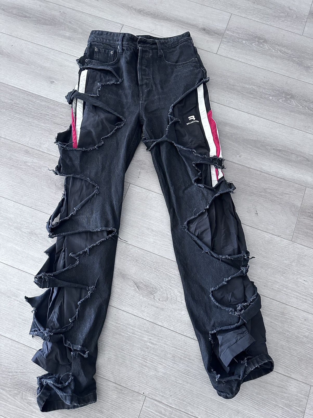 Balenciaga Balenciaga - Distressed Denim Slashed In Black Sweats Size US 28 / EU 44 - 4 Thumbnail