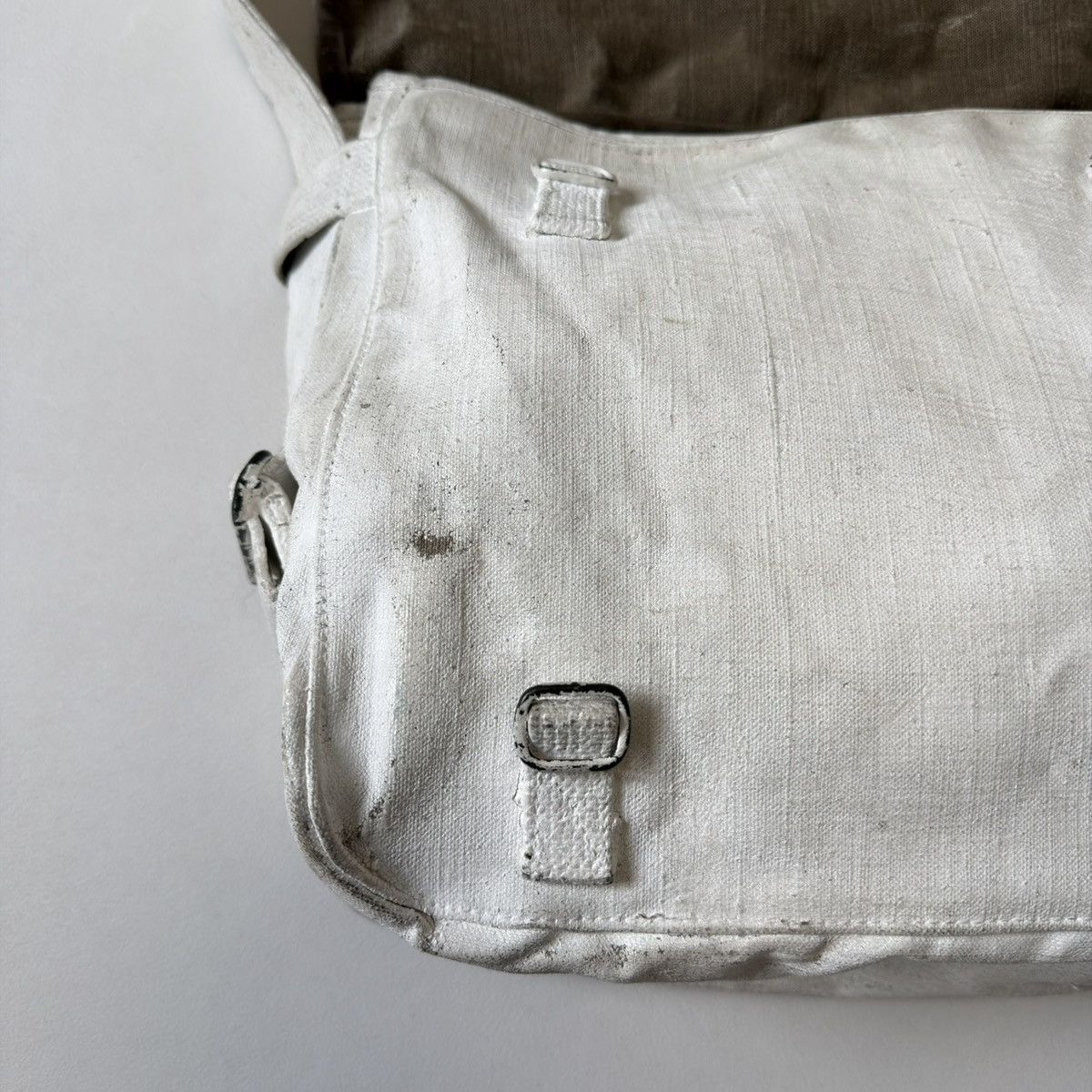 Maison Margiela ⓪ ① ⓪ Artisanal White Painted Army Satchel Size ONE SIZE - 12 Thumbnail