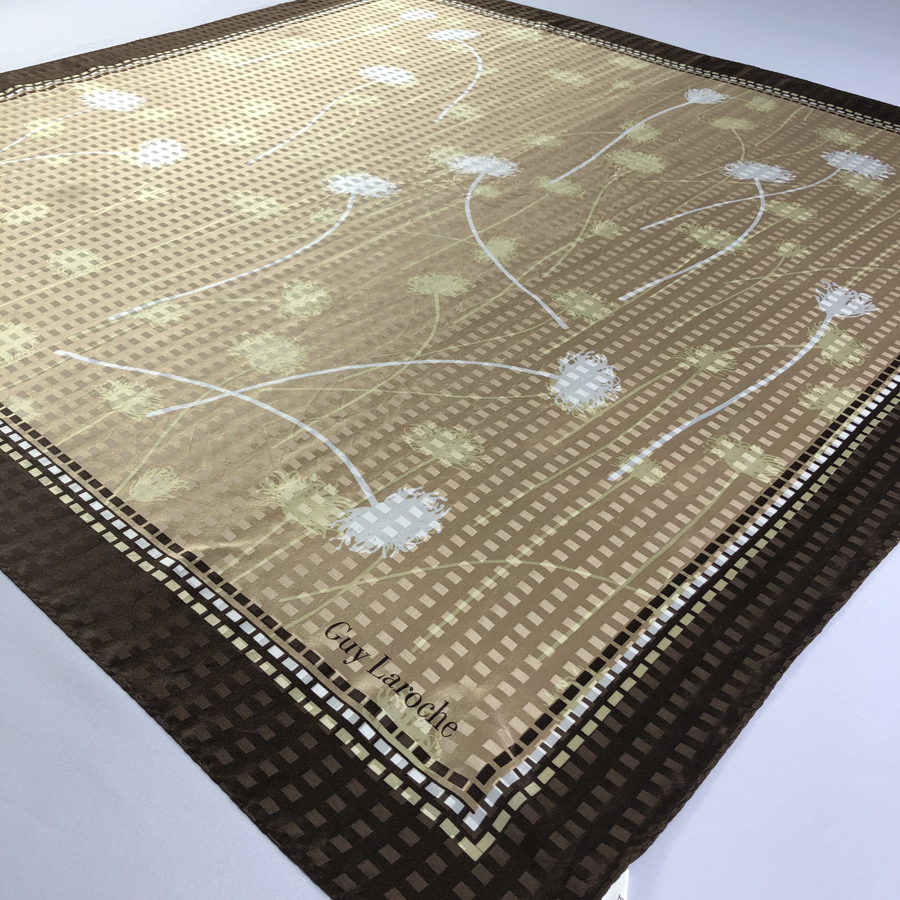 Guy Laroche × Vintage Vintage Guy Laroche Silk Scarf Size ONE SIZE - 4 Thumbnail