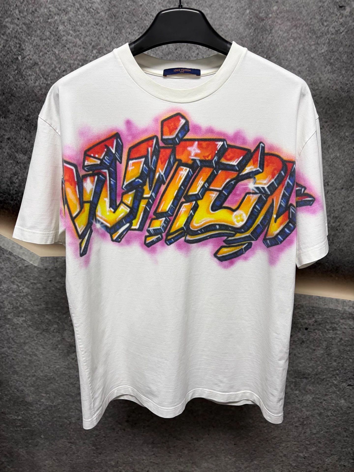 Louis Vuitton LV flame graffiti white short sleeve tee L Size US L / EU 52-54 / 3 - 1 Thumbnail