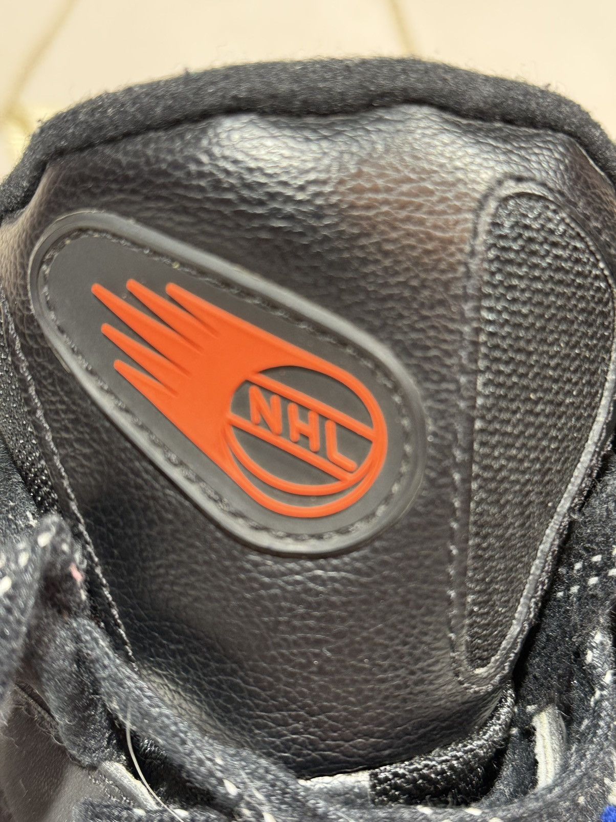 Nike Vintage 1995 Nike Air Street Defender NHL Street Hockey Size US 8 / EU 41 - 7 Thumbnail