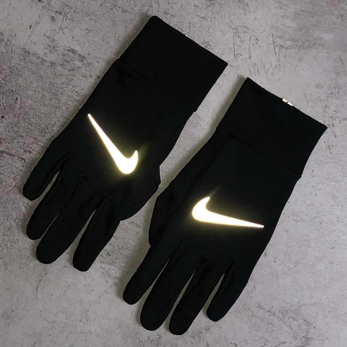 Nike Y2K Nike Tech Drill Reflective Swoosh Lightweight Glovers Size ONE SIZE - 4 Thumbnail
