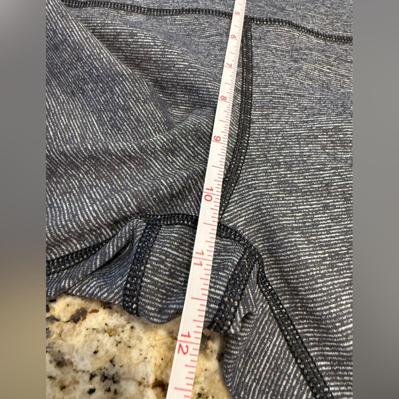 Loewe Lole crop heather gray athletic leggings soft stretch SZ M Size 32" / US 10 / IT 46 - 4 Thumbnail