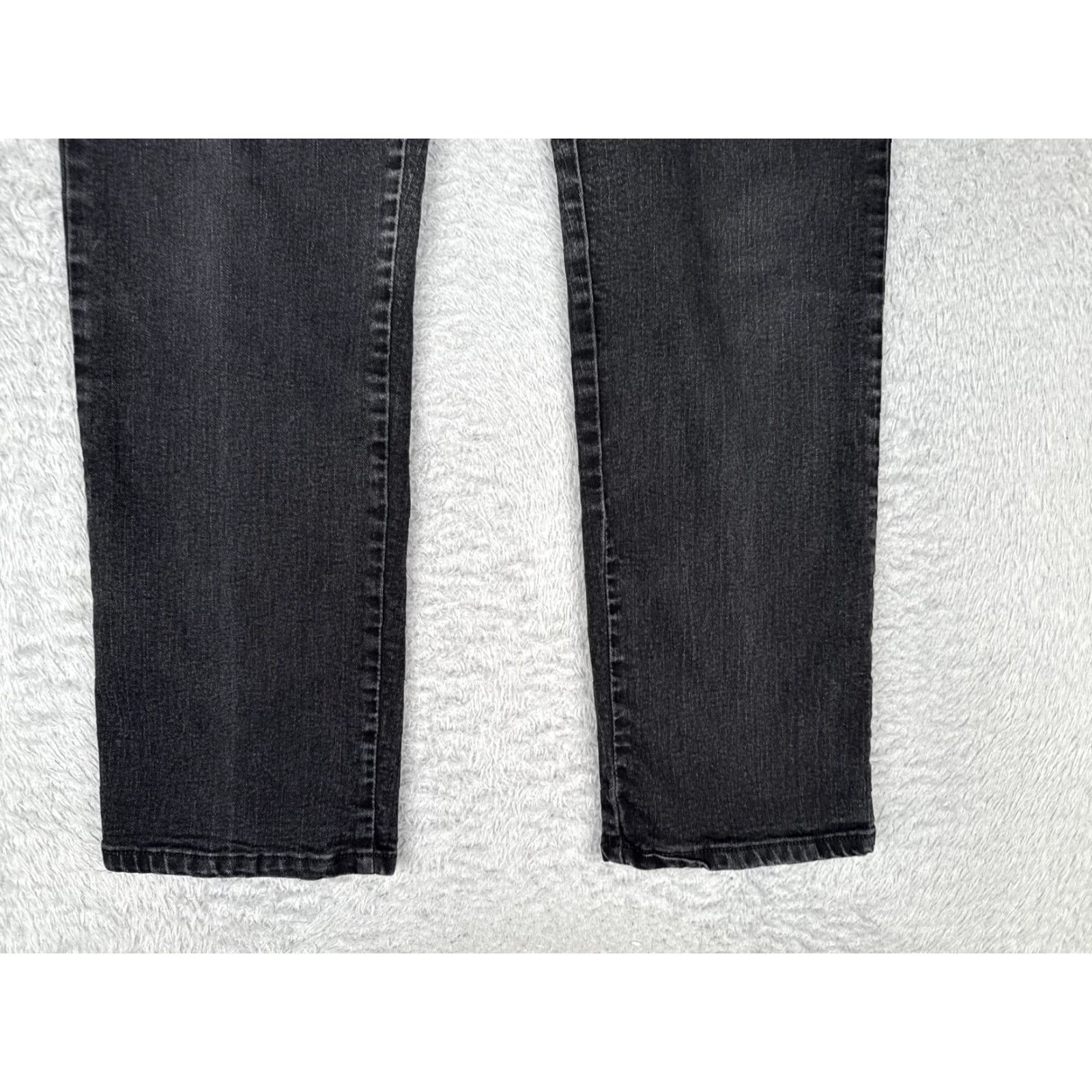 Lee Lee Jeans Womens Petite 6 Short Black Straight Leg Classic Fit Denim Mid Rise Size 28" / US 6 / IT 42 - 2 Thumbnail
