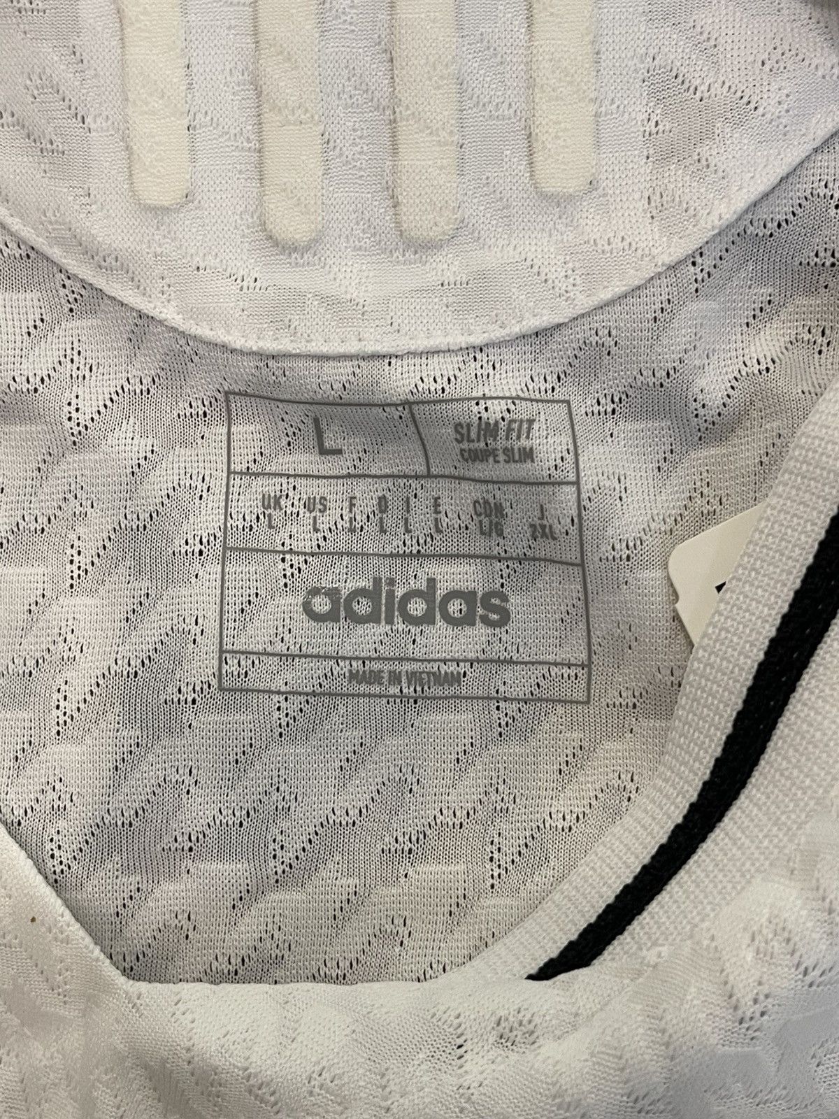 Adidas Authentic Real Madrid JUDE BELLINGHAM 2024/25 home jersey Size US L / EU 52-54 / 3 - 4 Thumbnail